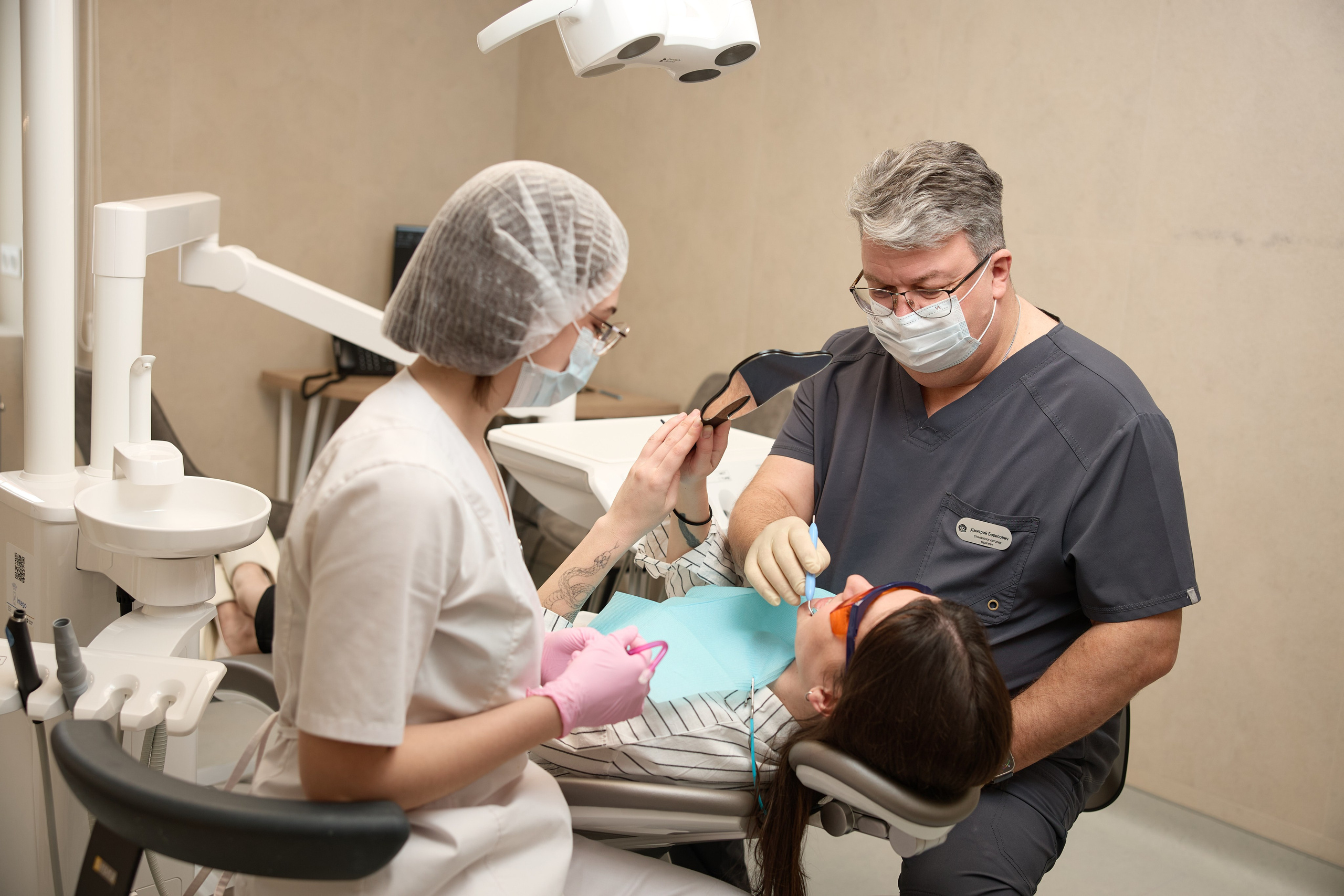 Фотосессия стоматологии Шустовы в Екатеринбурге. Фотограф для бизнеса Константин Брусницын в Екатеринбурге