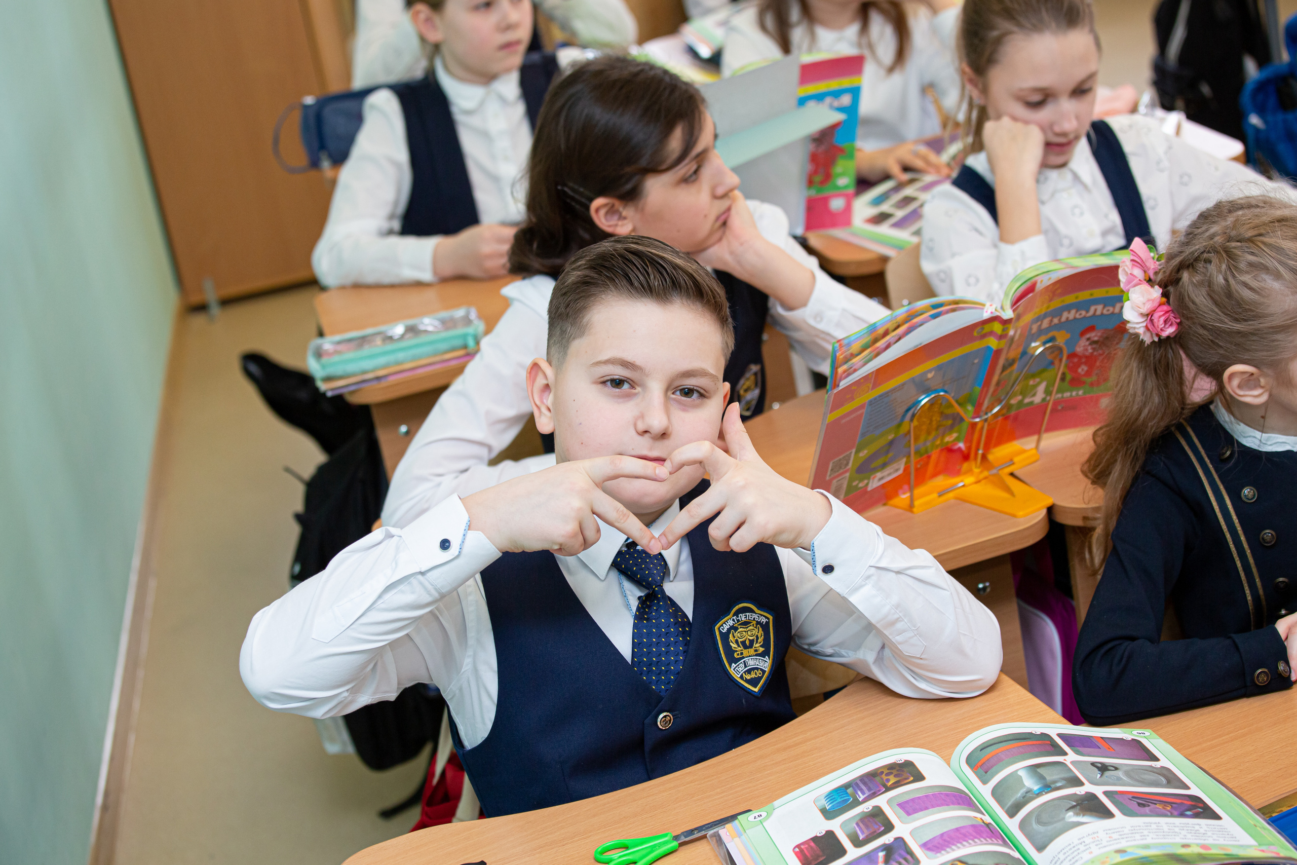 Фотосъёмка для выпускных альбомов из начальной школы. Свадебный, семейный, детский фотограф в Санкт-Петербурге