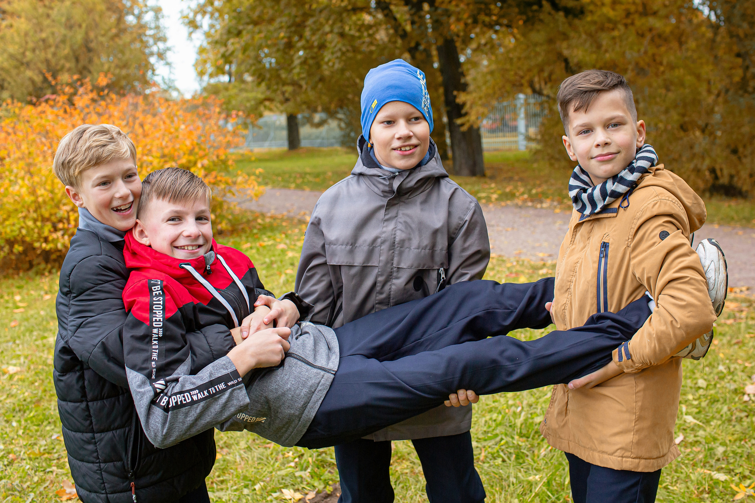 Фотосъёмка для выпускных альбомов из начальной школы. Свадебный, семейный, детский фотограф в Санкт-Петербурге