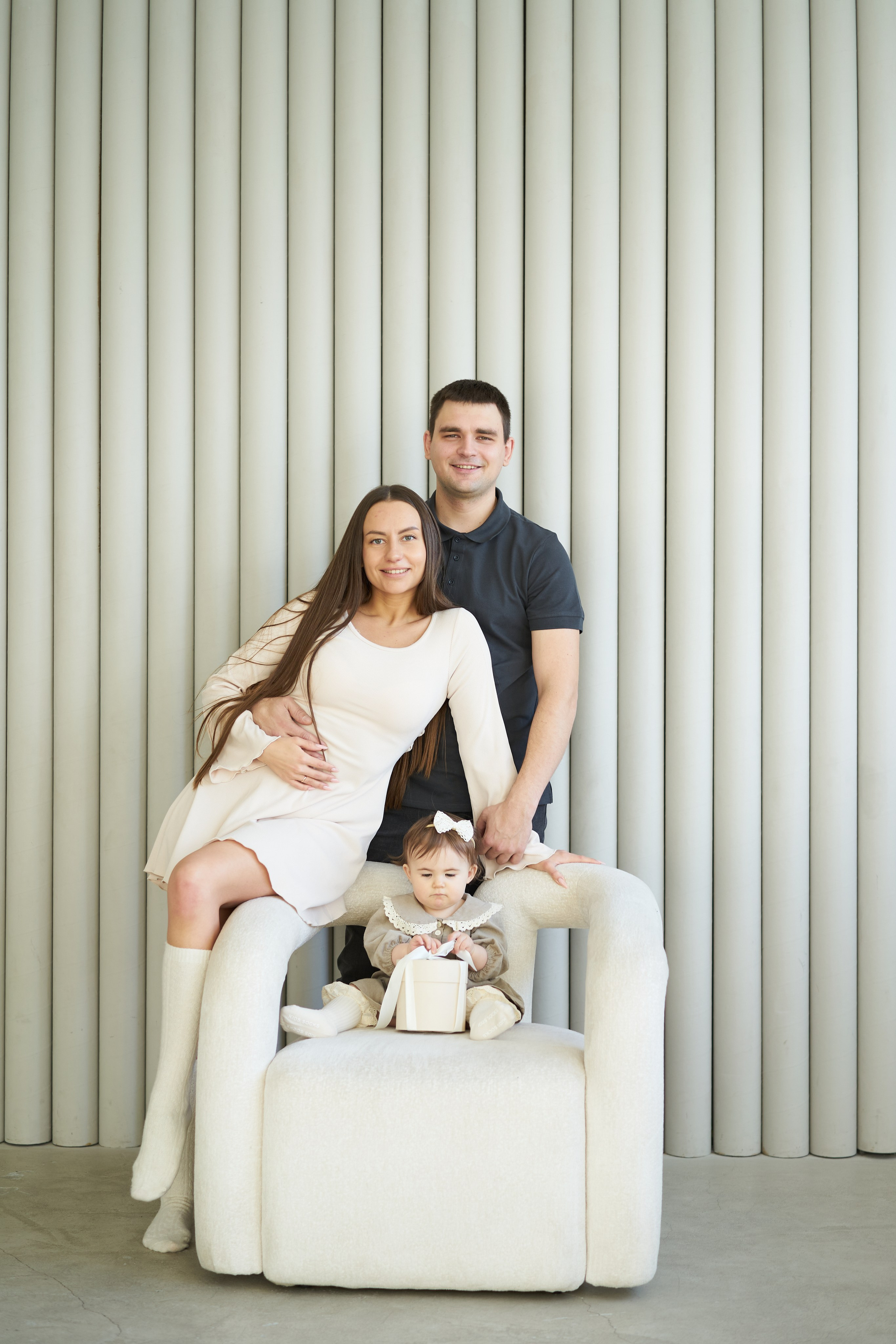 Семейная фотосессия в студии. Фотограф Екатеринбург Кокшарова Александра