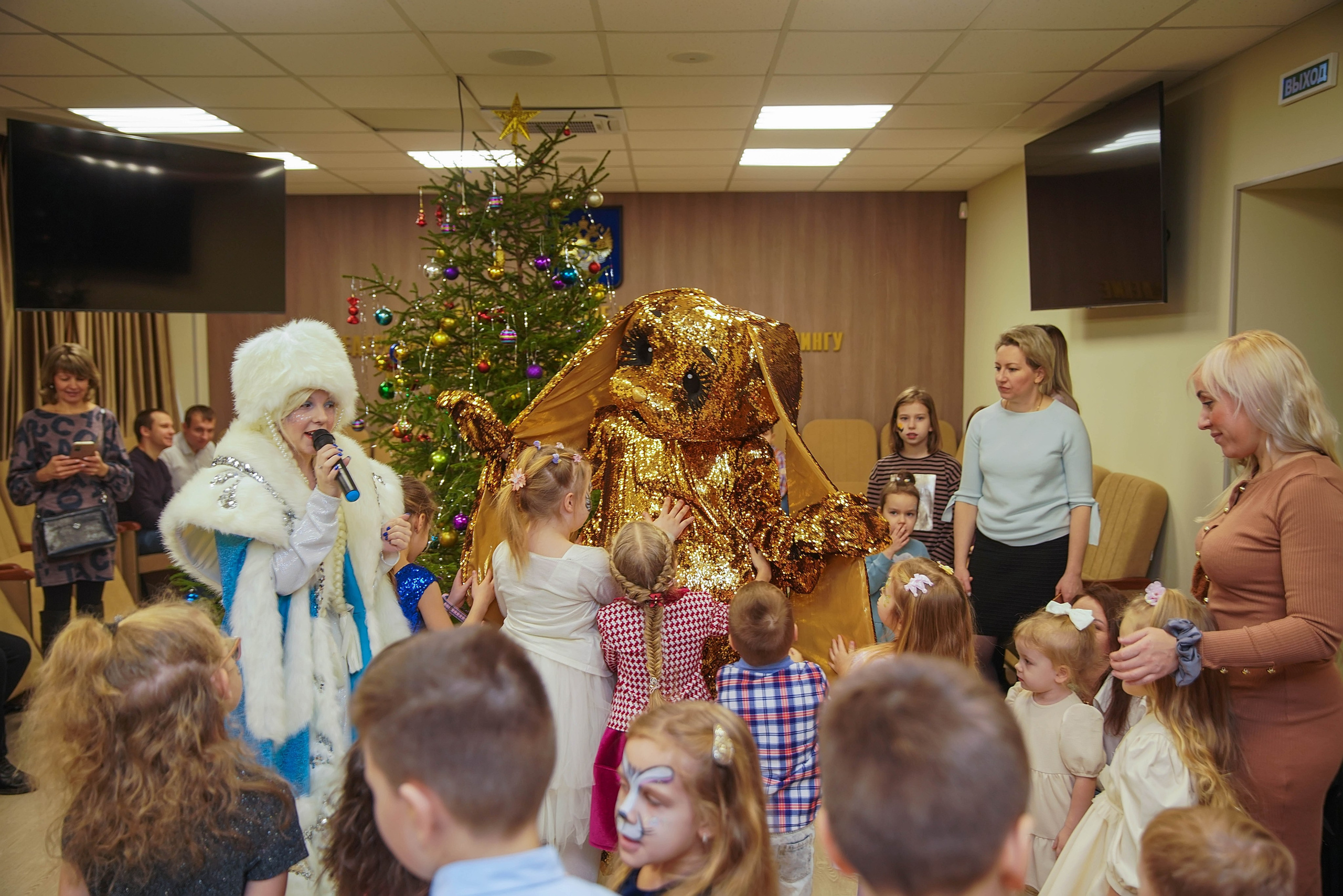 Елка НБД банк. Семейный и детский фотограф в Нижнем Новгороде