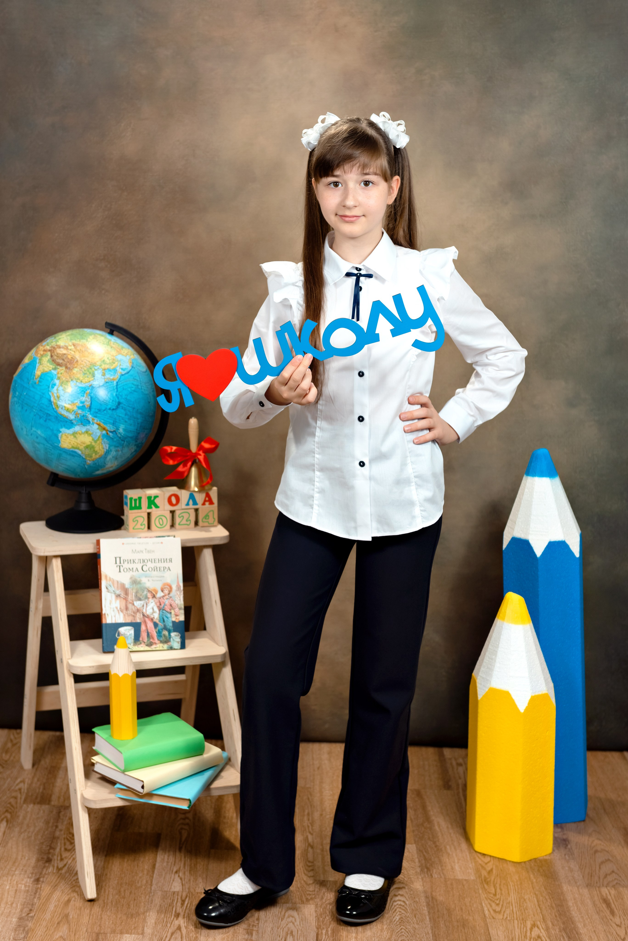 Фотопроект «Здравствуй, школа!» в студии. Выпускные альбомы в Туле Фотограф Юлия Чуракова