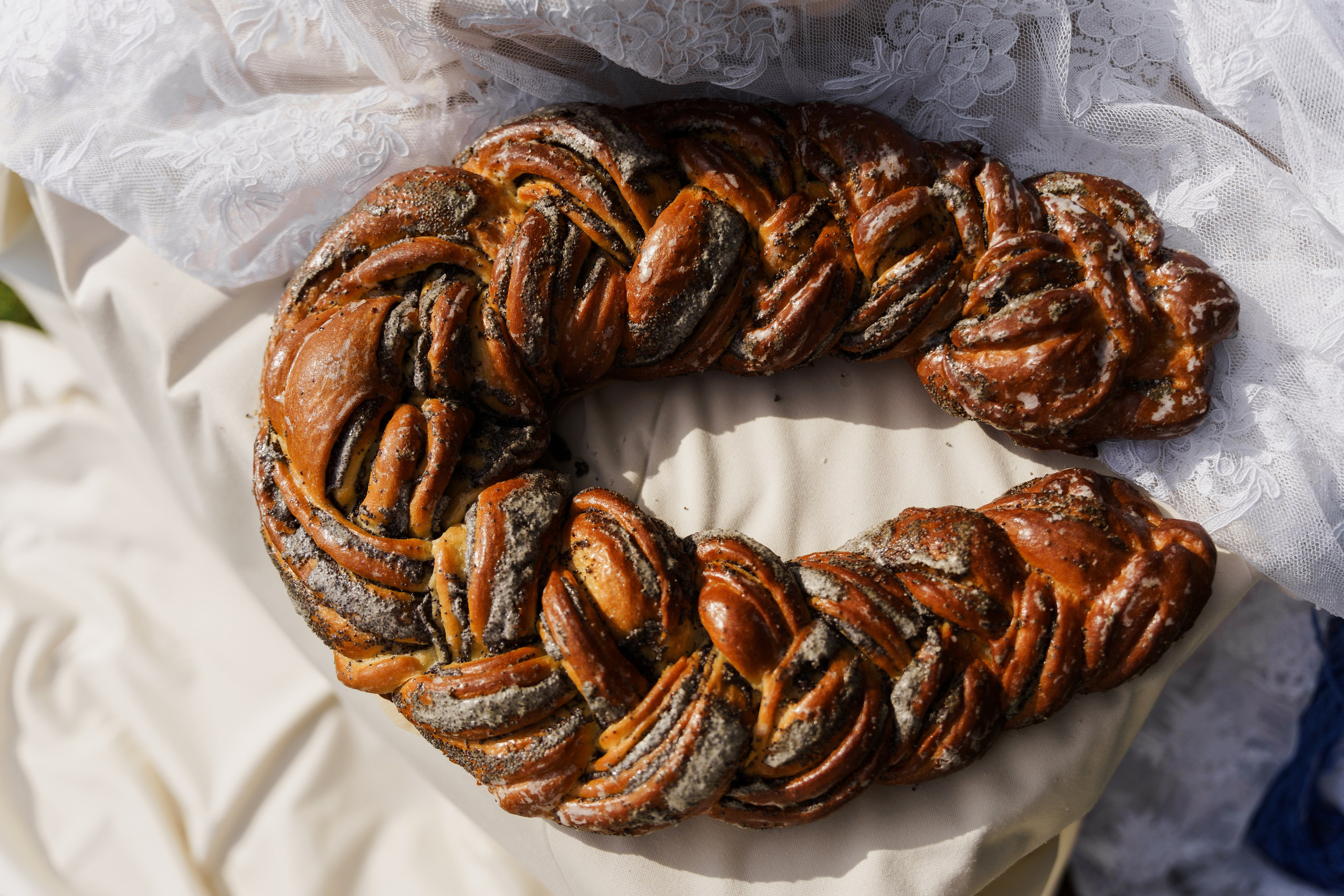 Свадебная фотосъемка в русских традициях от ТВИНС СТУДИО. ТВИНС СТУДИО — лучшие свадебные фотографы и видеографы в Краснодаре