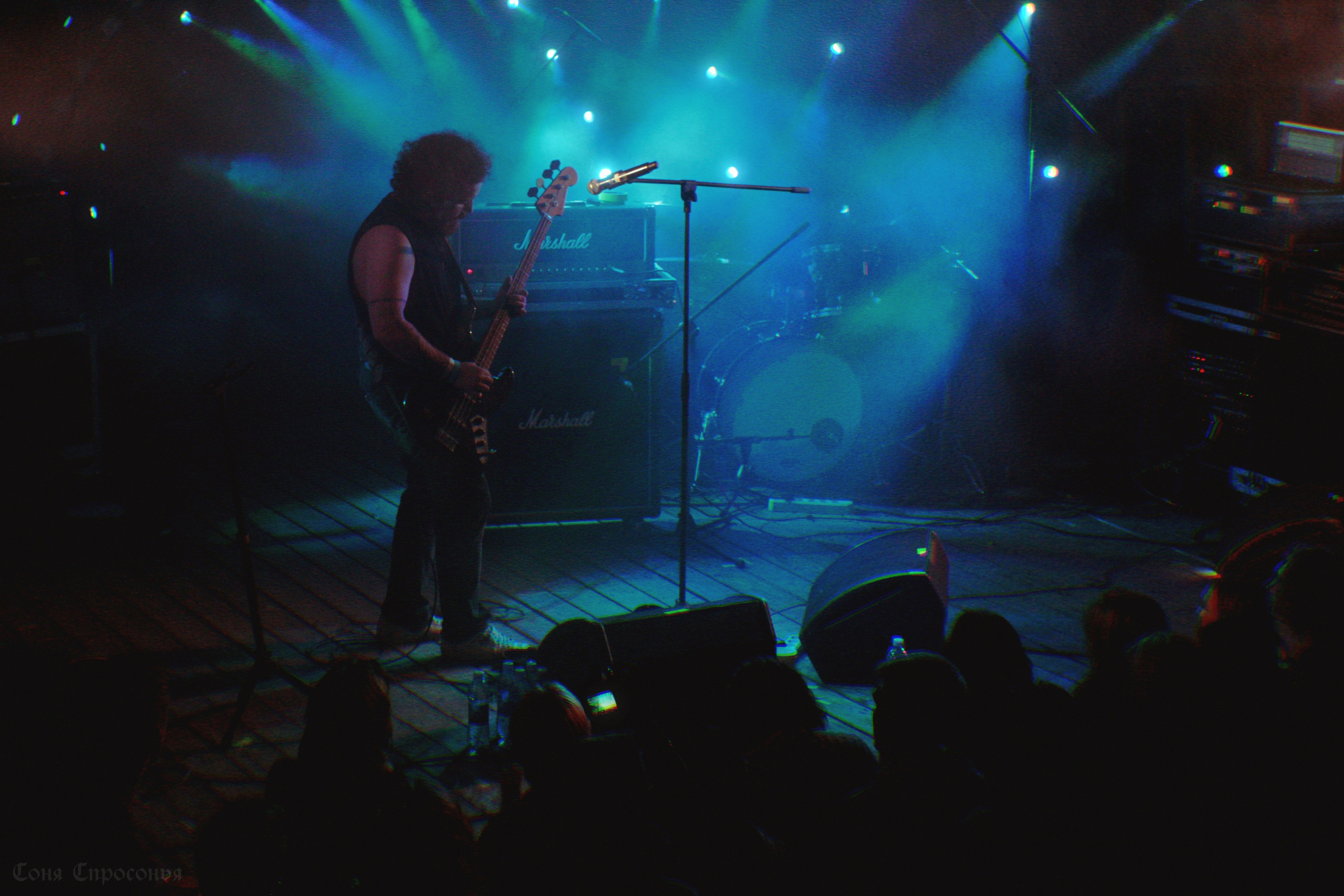 Синестетик 26.08.23. Концертный и портретный фотограф в Москве Соня Спросонья