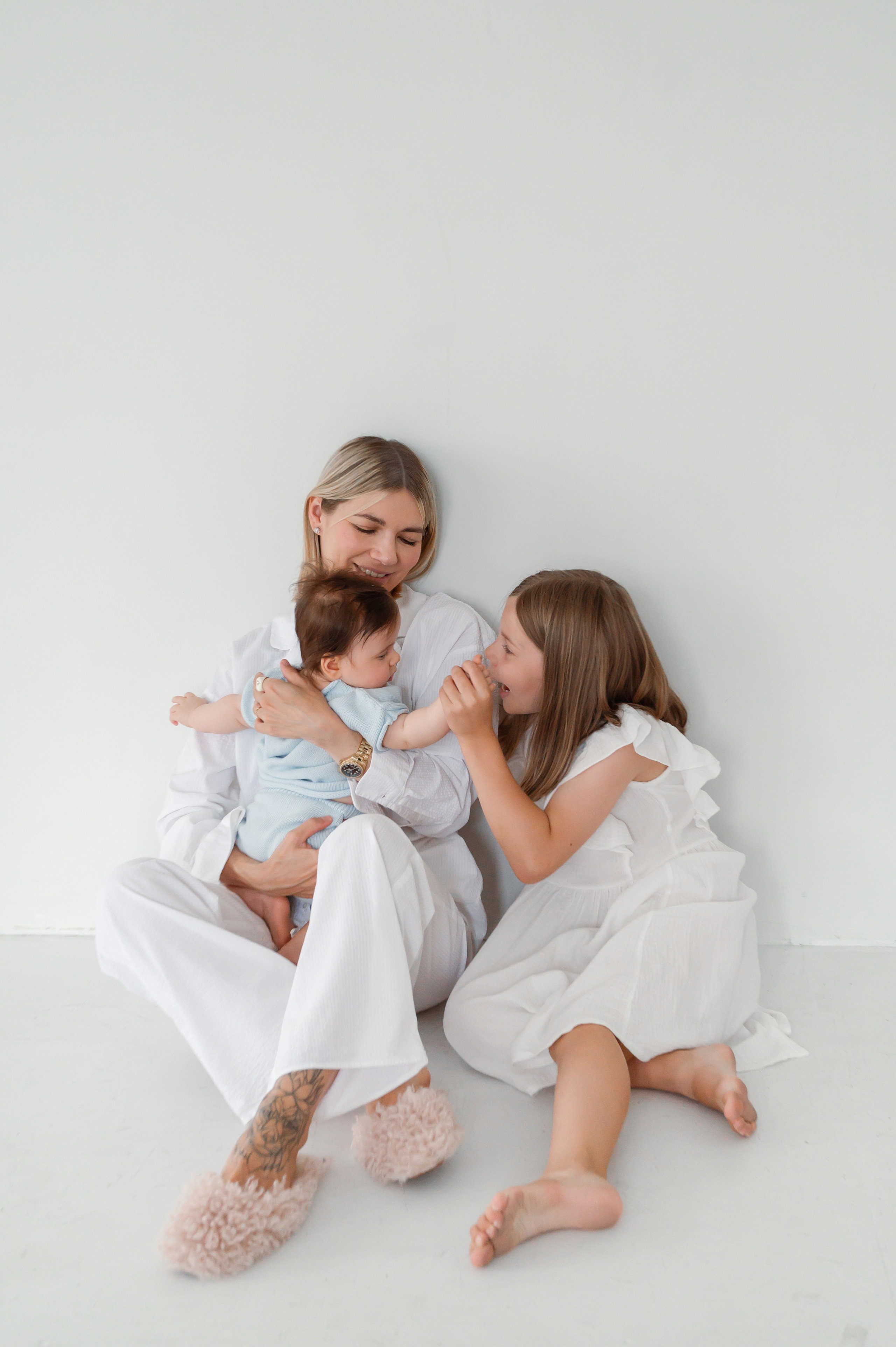 Ксения. Профессиональный фотограф беременности в СПБ. Стильные фотосессии беременности в стиле минимализм и классическая фотография