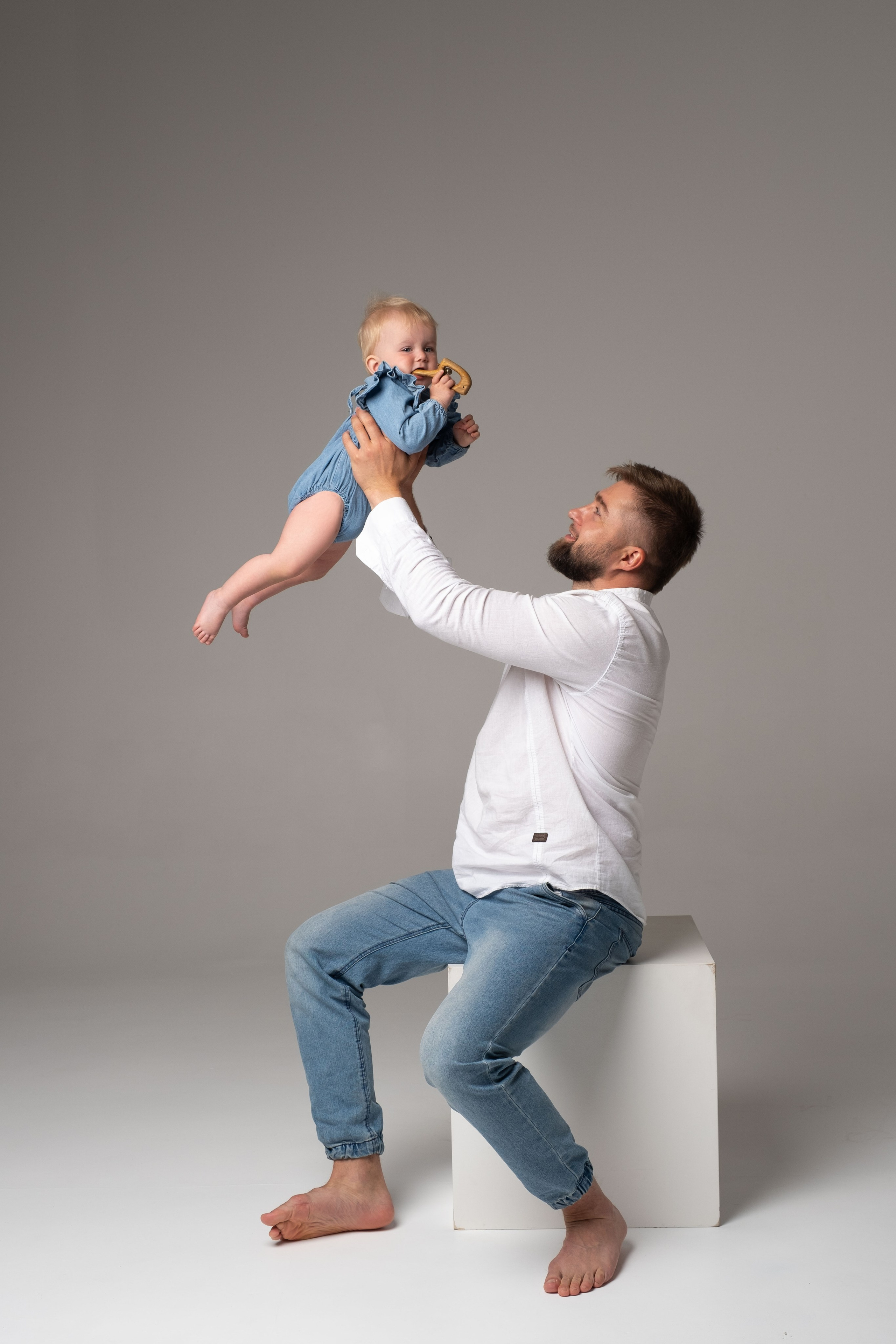 Семейные студийные фотосессии, дни рождения. Фотограф беременности Демочкина Елена