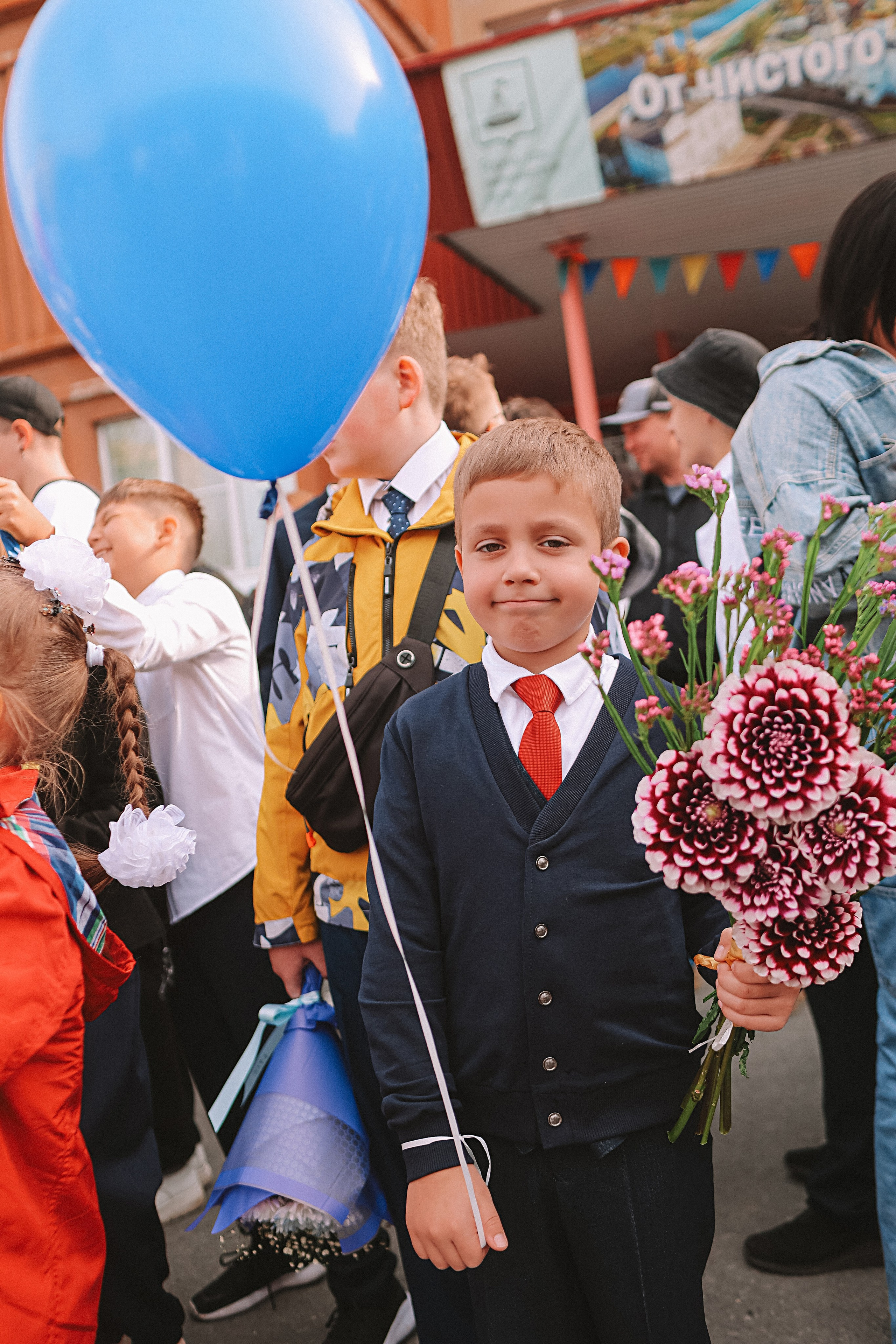 1 сентября линейка+кл час+портреты. Семейный фотограф Тюмень, фотограф на роды Салмина Мария
