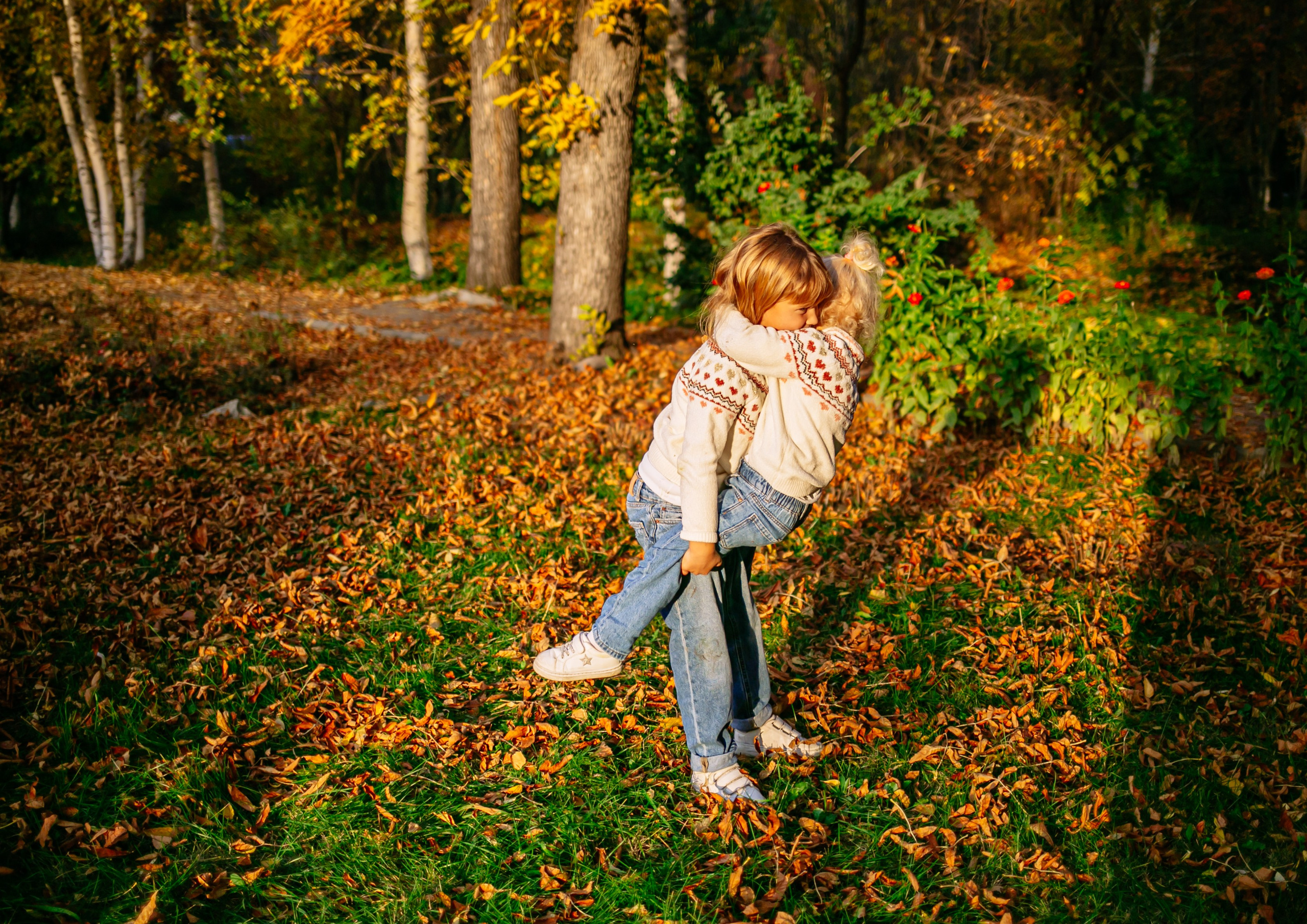 Юля, Анюта, Есения