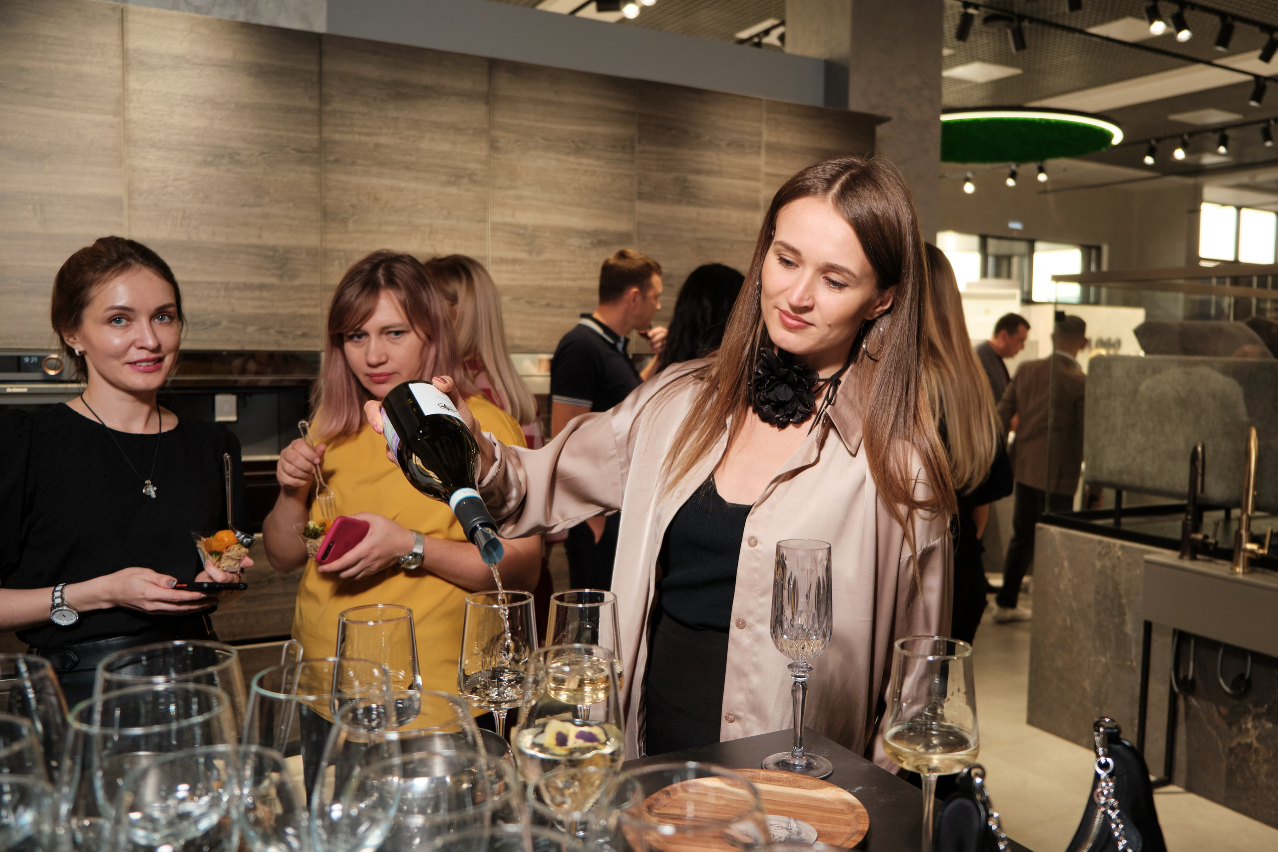 Открытие салона 100 градусов. Антон Ив