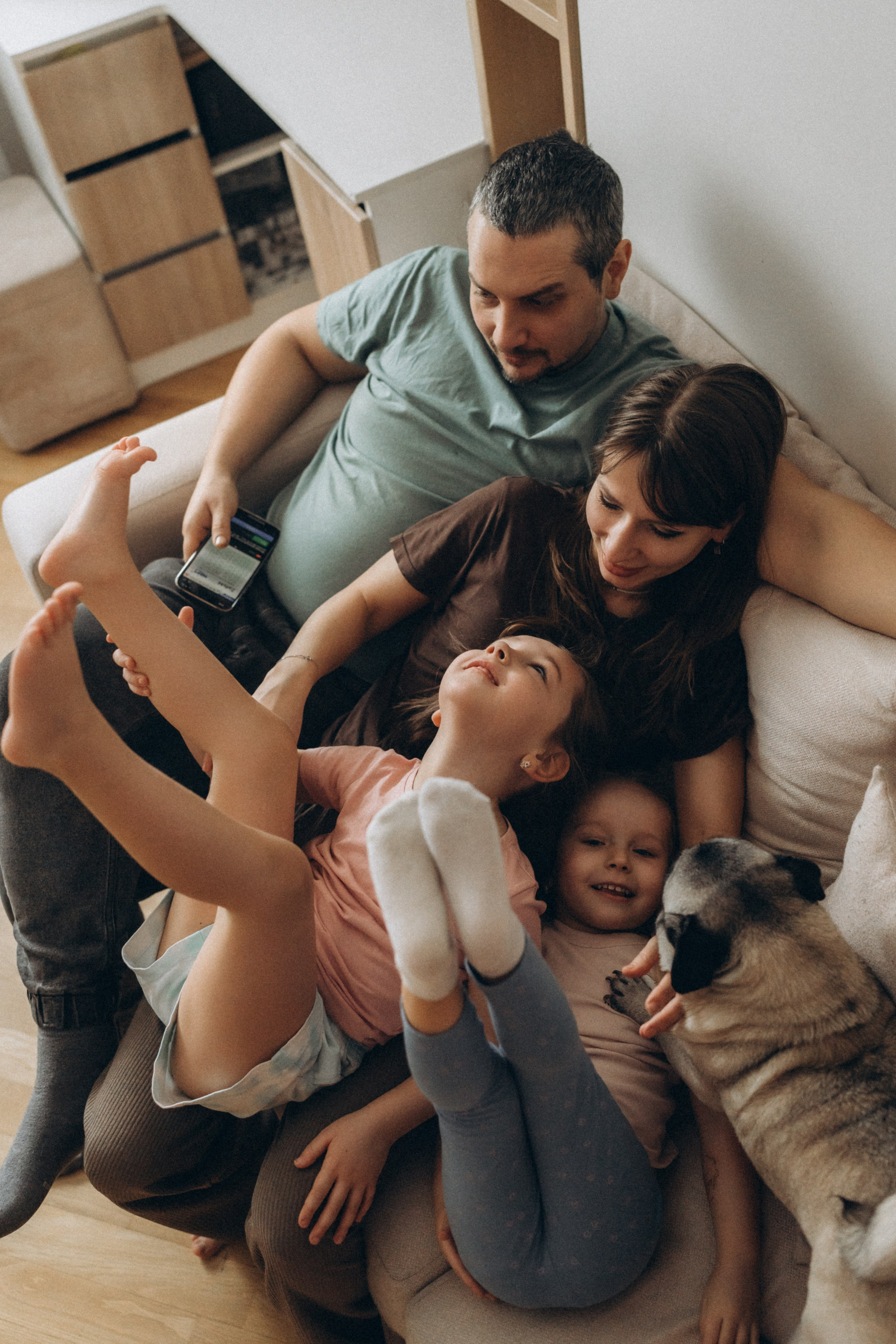 Уютная домашняя фотосессия Любы Димы Веры и Алины. Детский, семейный и ньюборн фотограф в Москве Юлия Шуарт