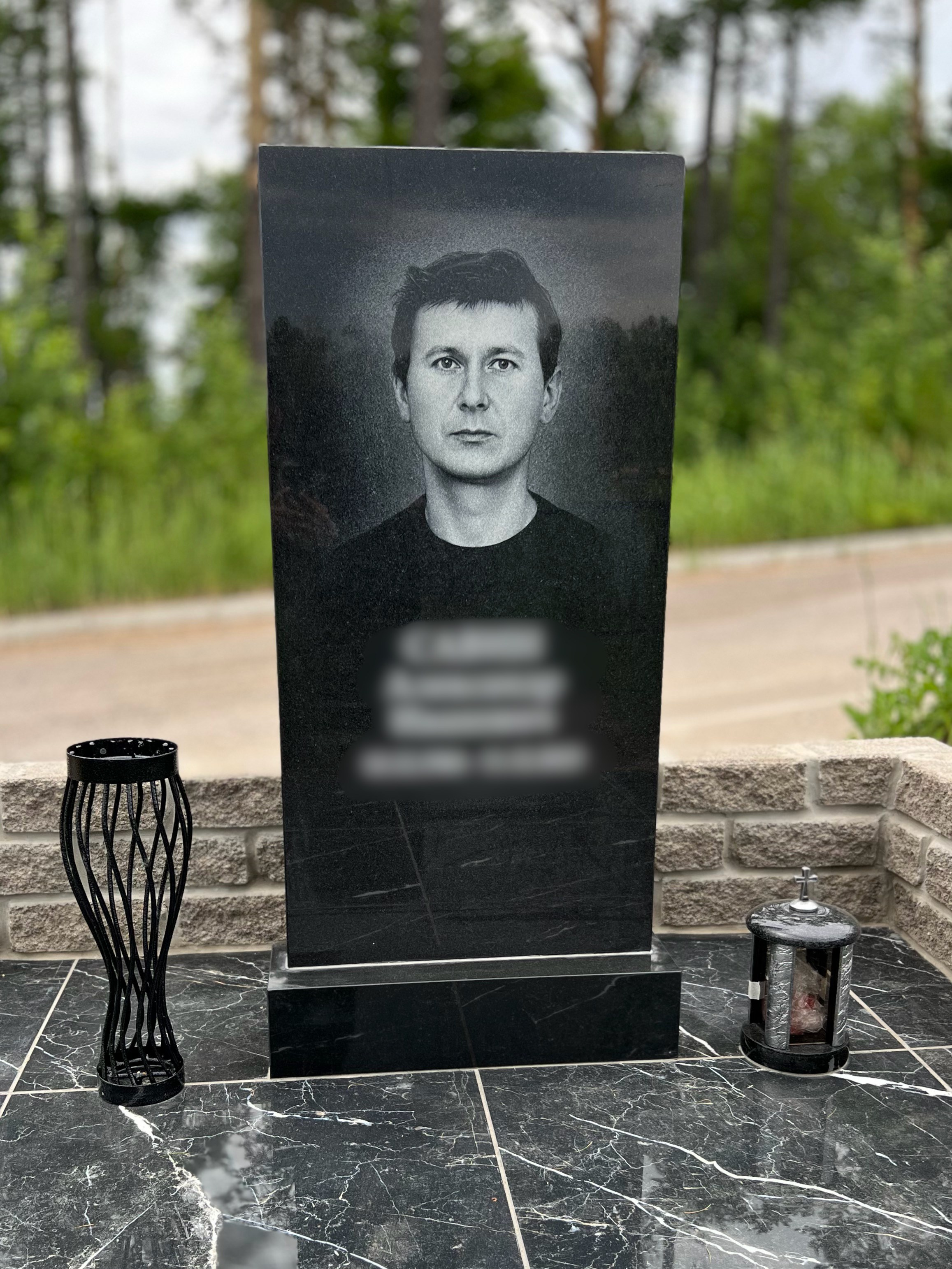 Гравировка от наших художников. ГРАНИТ26 Ритуальные услуги Железногорск. Благоустройство могил, продажа памятников