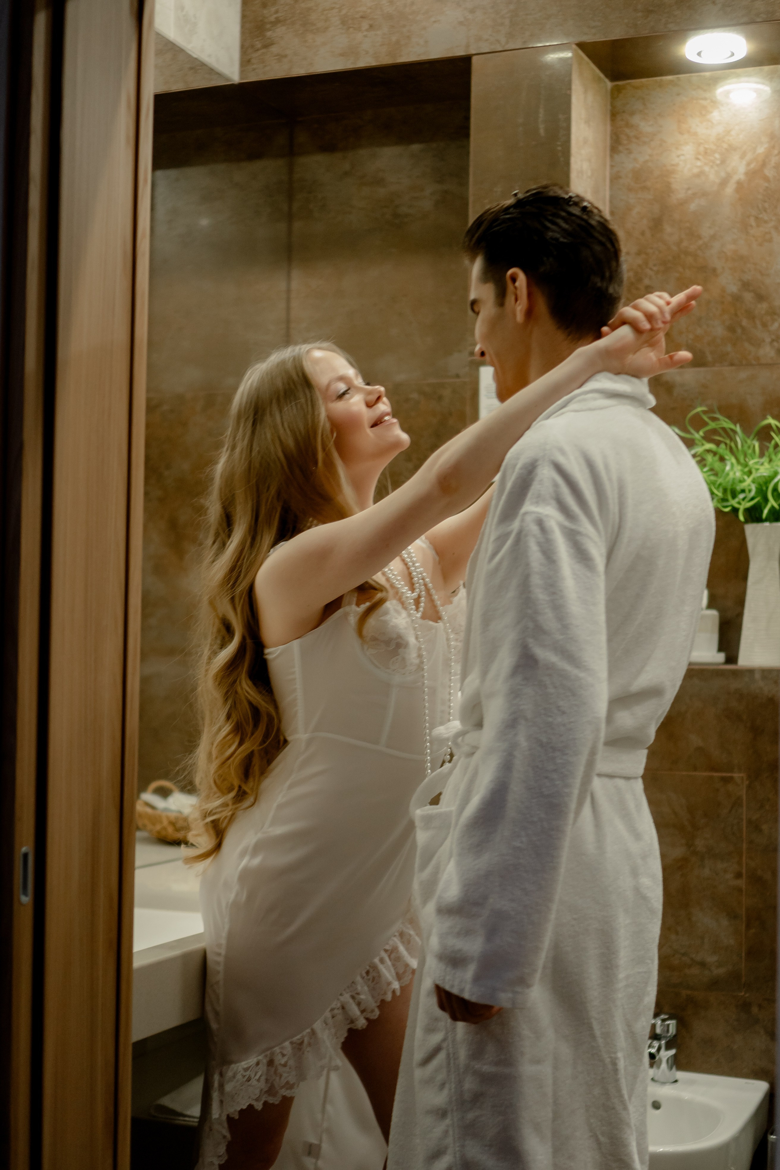 СВАДЕБНАЯ СЬЕМКА СБОРОВ В ОТЕЛЕ И ВЫЕЗД НА ЦЕРЕМОНИЮ (СНЯТО В СИБИРЕ В НИЖНЕВАРТОВСКЕ). Профессиональный фотограф, Санкт-Петербург — Виктория Богомолова