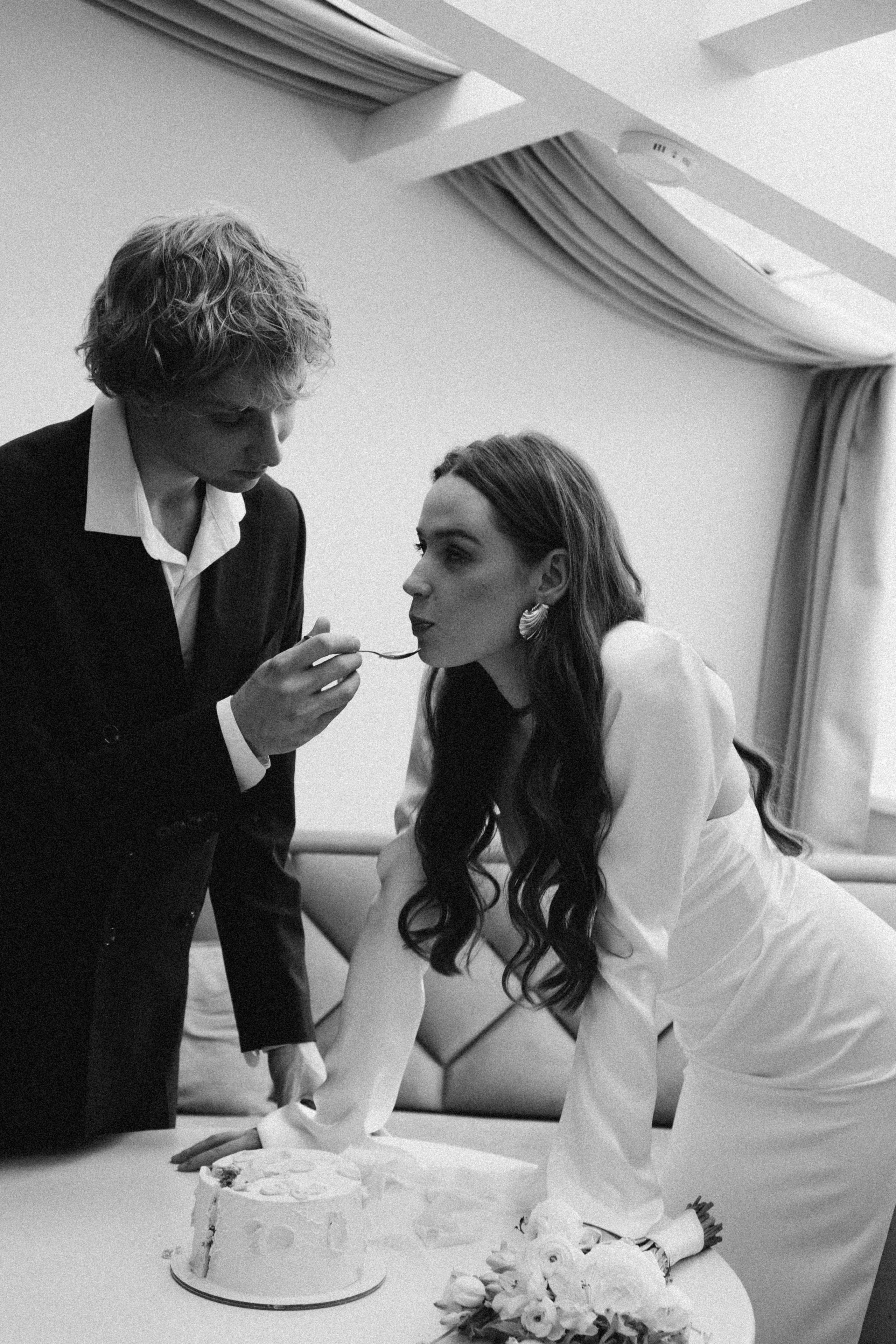 СВАДЕБНАЯ СЬЕМКА В ОТЕЛЕ. СБОРЫ ЖЕНИХА И НЕВЕСТЫ И ТАКЖЕ ТОР И ПОДГОТОВКА К ПРОГУЛКЕ. Профессиональный фотограф, Санкт-Петербург — Виктория Богомолова