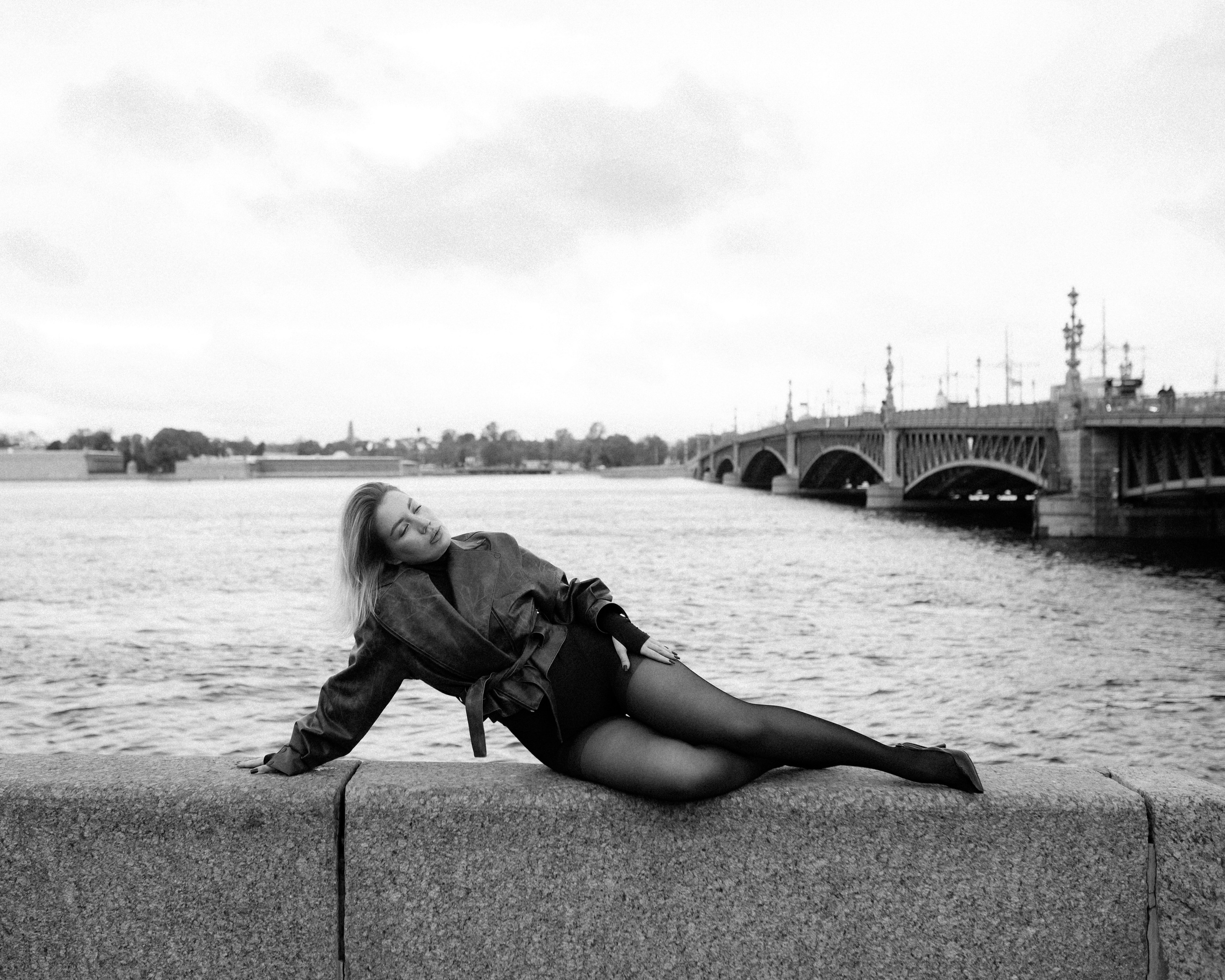 Ella. Контент-фотограф для брендов и личных блогов Полина Аверьянова