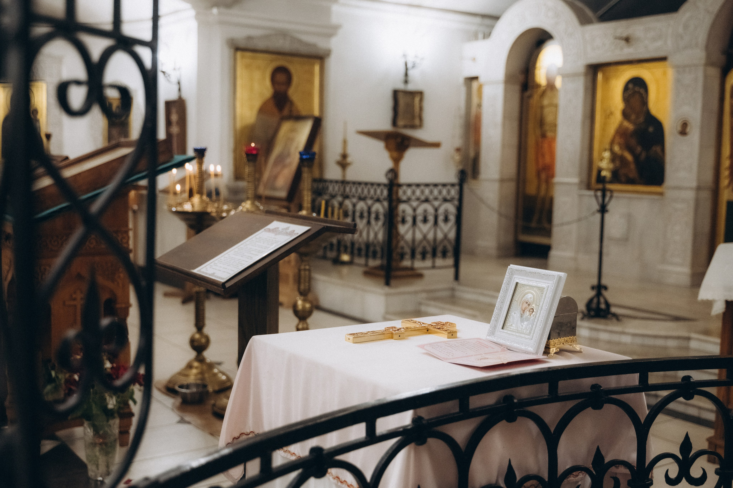 Крещение Владиславы (Криптовый храм в честь собора Новомучеников и Исповедников земли Белорусской). Семейный фотограф в Минске Дарья Дреко