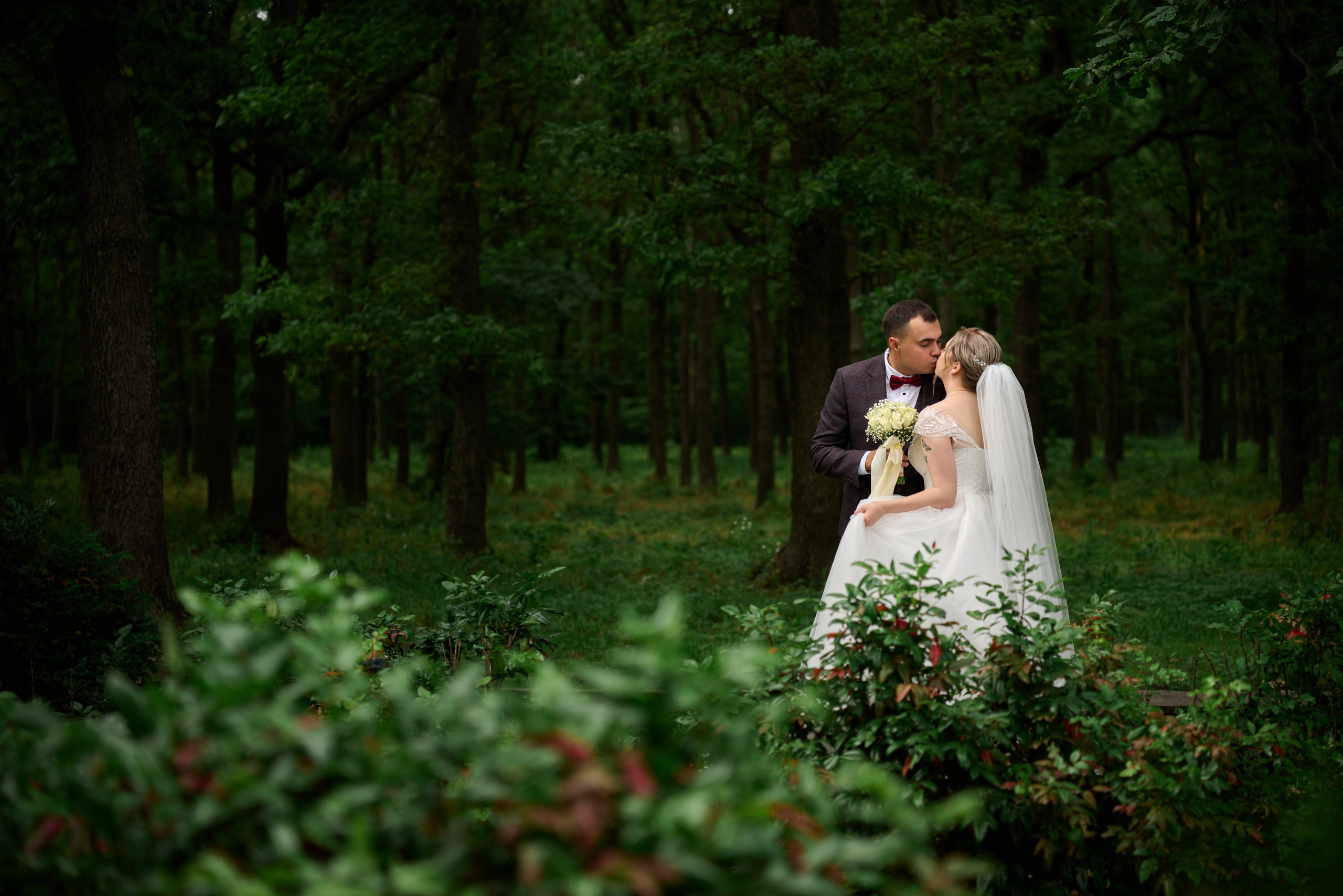 Свадебная фотосессия Ильи и Евгении в Старом Осколе. Профессиональный фотограф Старый Оскол, Губкин — свадьба, венчание, крещение, юбилей и день рождения