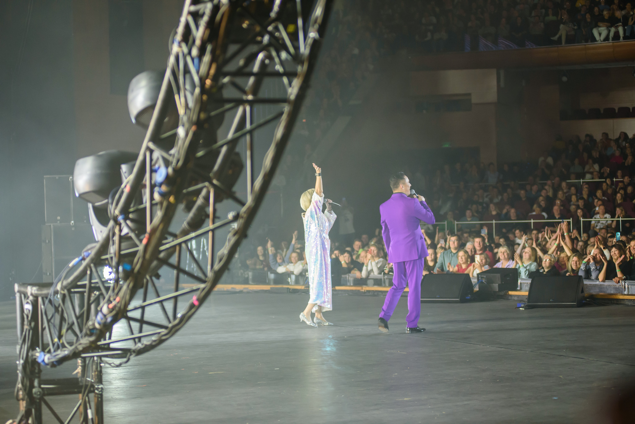 Дискотека 80-90-2000х — «Имена на все времена», Крокус Сити Холл. Бренд-фотограф для экспертов и блогеров в Москве Влада Горбовская