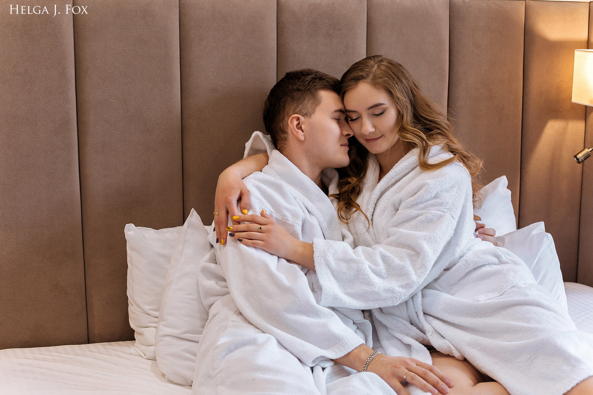 Анастасия и Михаил 💍 Сьемка в отеле. Фотограф в Твери Helga J. Fox