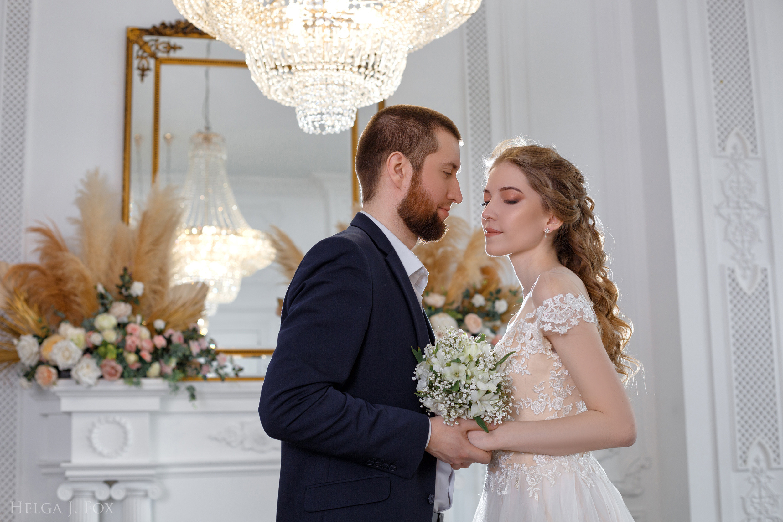 Александра и Даниил 💍 Сьемка в фотостудии. Фотограф в Твери Helga J. Fox