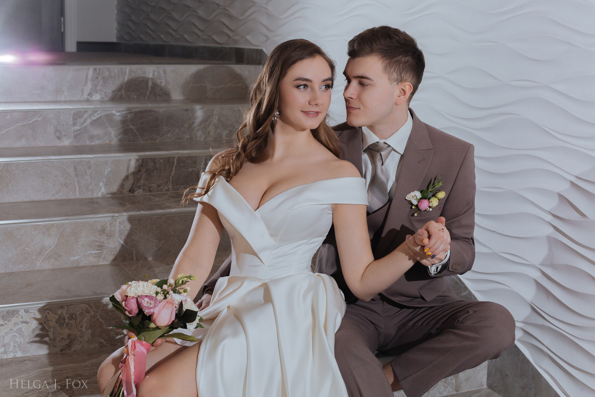 Анастасия и Михаил 💍 Сьемка в отеле. Фотограф в Твери Helga J. Fox