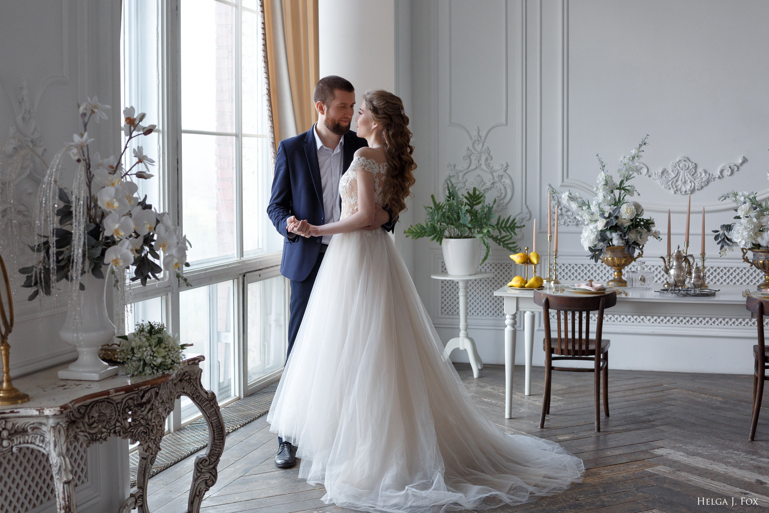 Александра и Даниил 💍 Сьемка в фотостудии. Фотограф в Твери Helga J. Fox