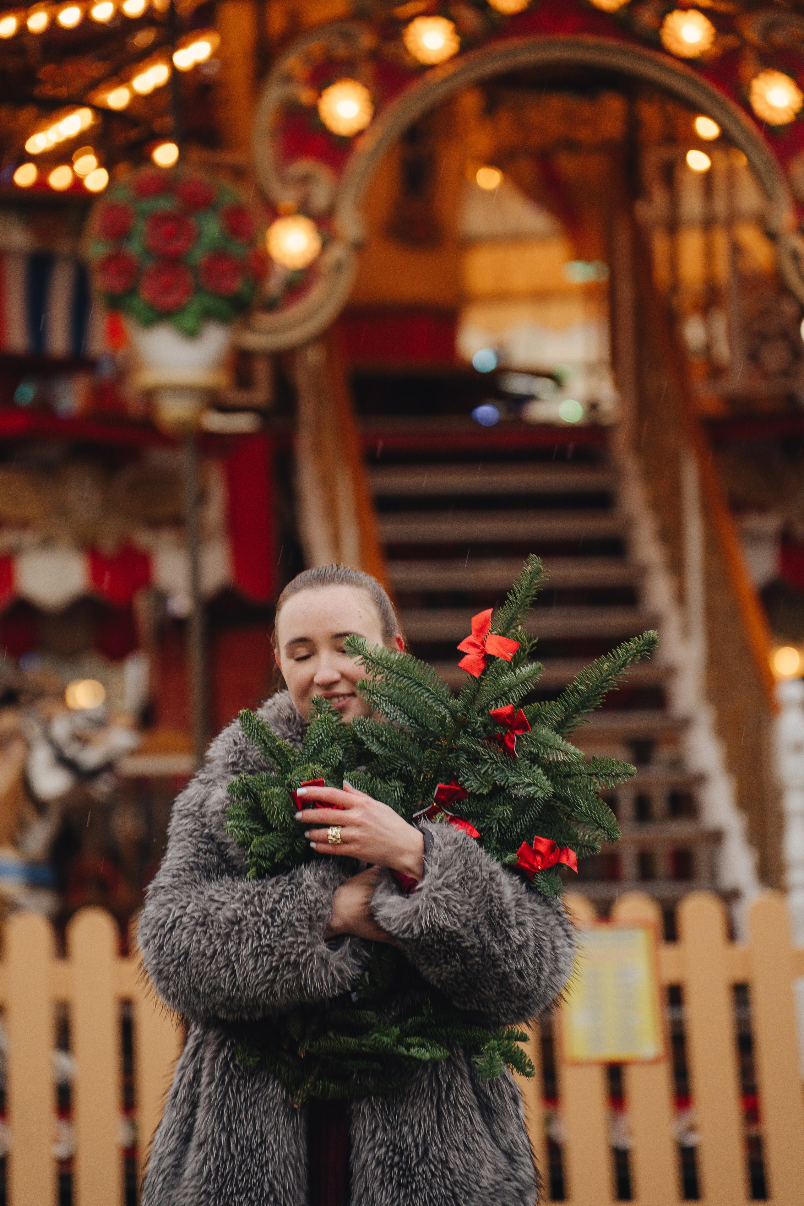 ПРОГУЛКА НА МАНЕЖНОЙ ПЛОЩАДИ ДЛЯ ДЕВУШКИ ПЕРЕД НОВЫМ ГОДОМ (НОВОГОДНЯЯ ФОТОСЕССИИЯ НА МАНЕЖНОЙ ПЛОЩАДИ). Профессиональный фотограф, Санкт-Петербург — Виктория Богомолова