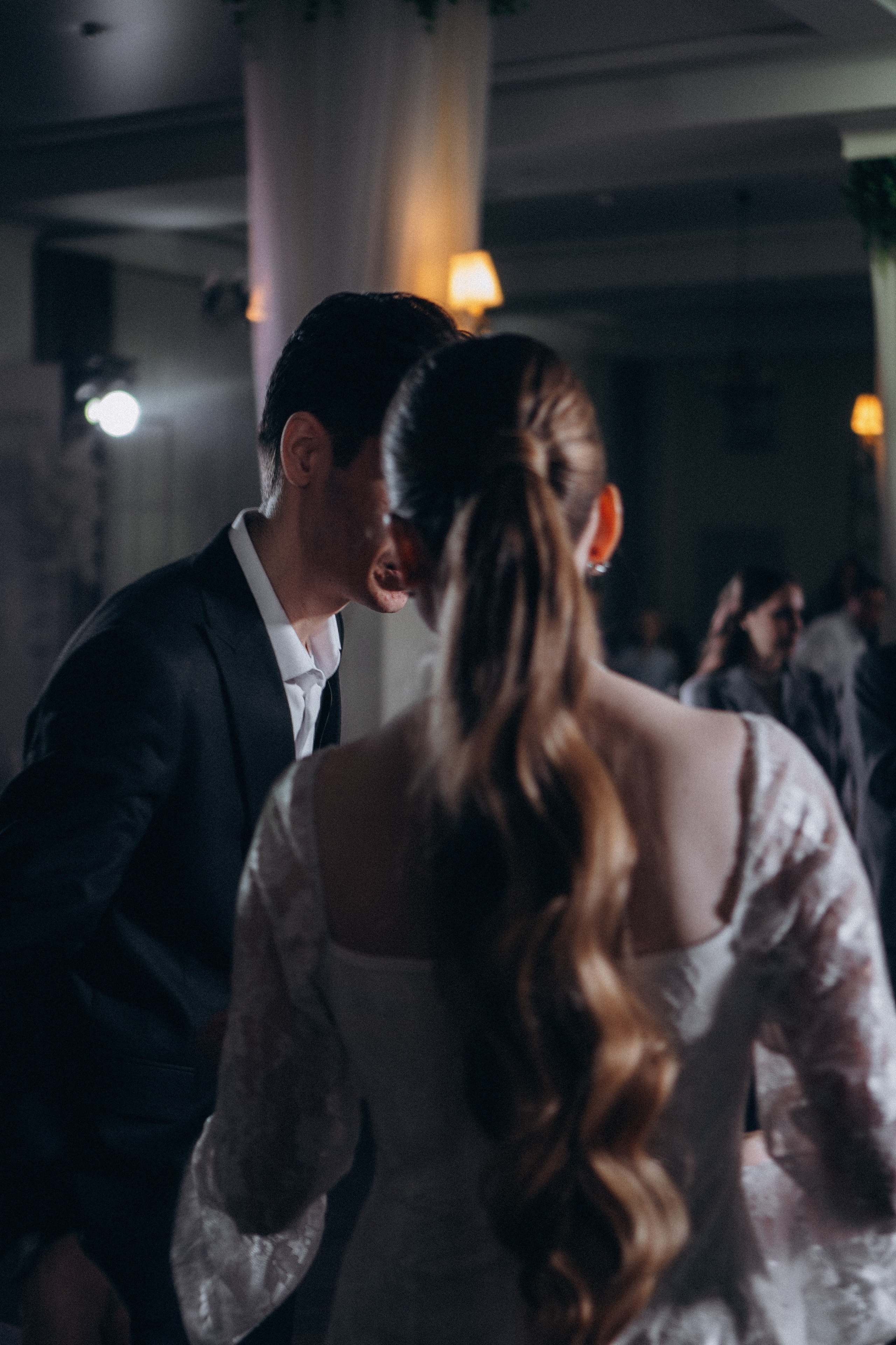 СВАДЕБНАЯ СЬЕМКА СБОРОВ В ОТЕЛЕ И ВЫЕЗД НА ЦЕРЕМОНИЮ (СНЯТО В СИБИРЕ В НИЖНЕВАРТОВСКЕ). Профессиональный фотограф, Санкт-Петербург — Виктория Богомолова