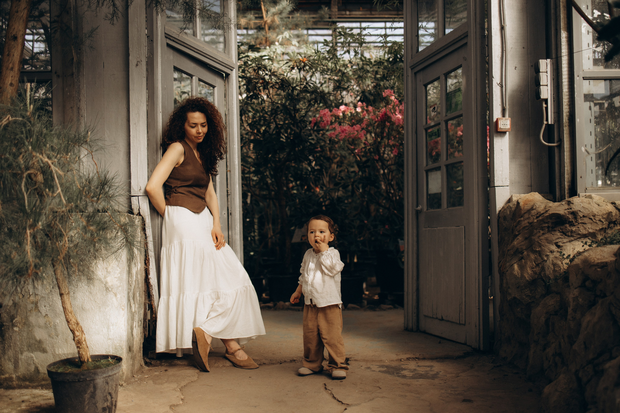 Прогулка по оранжерее. Семейный фотограф в Москве Ксения Аганина