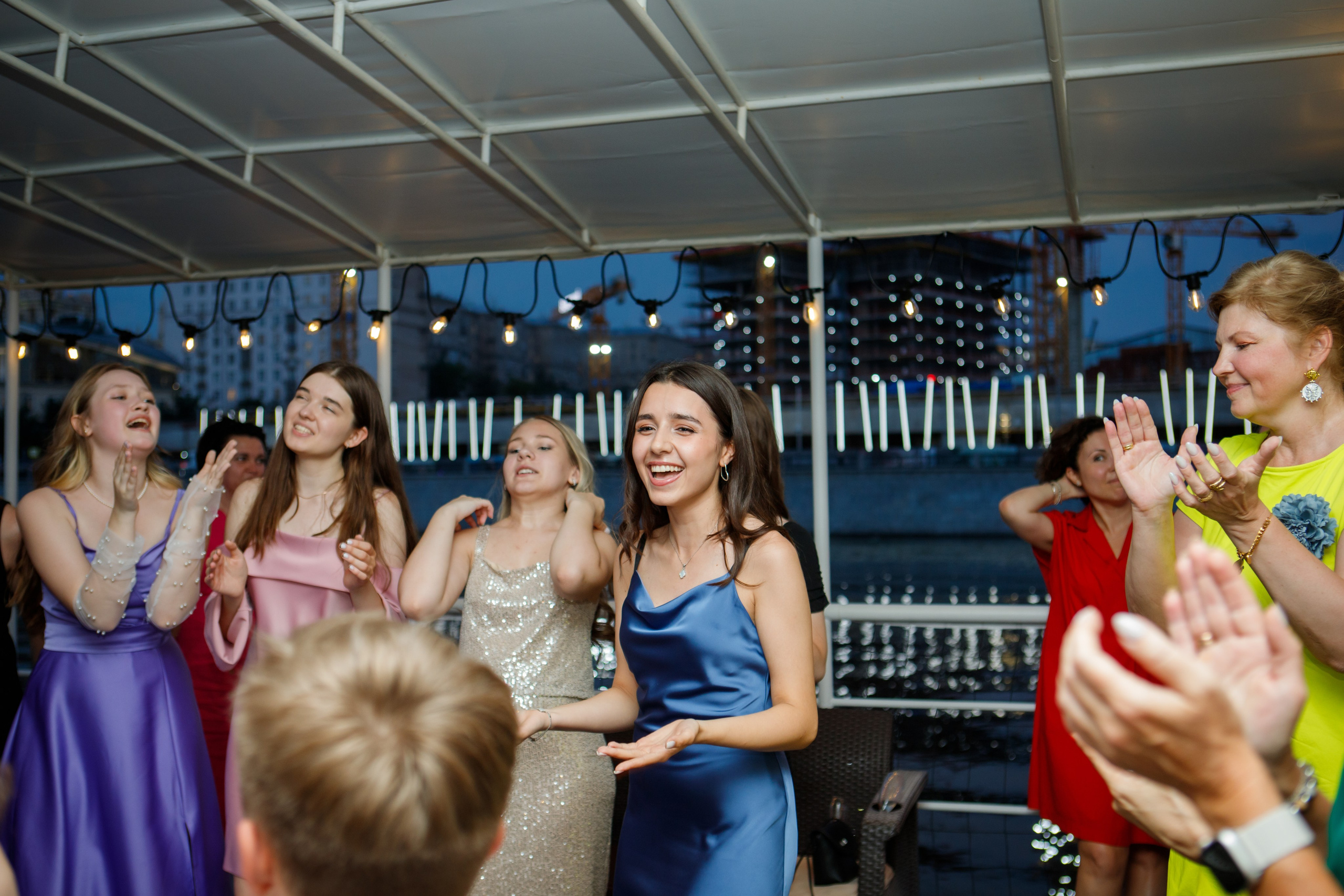 9 класс / Гимназия № 1558 имени Росалии де Кастро / Выпускной. Детский и семейный фотограф Мария Киселёва. Москва