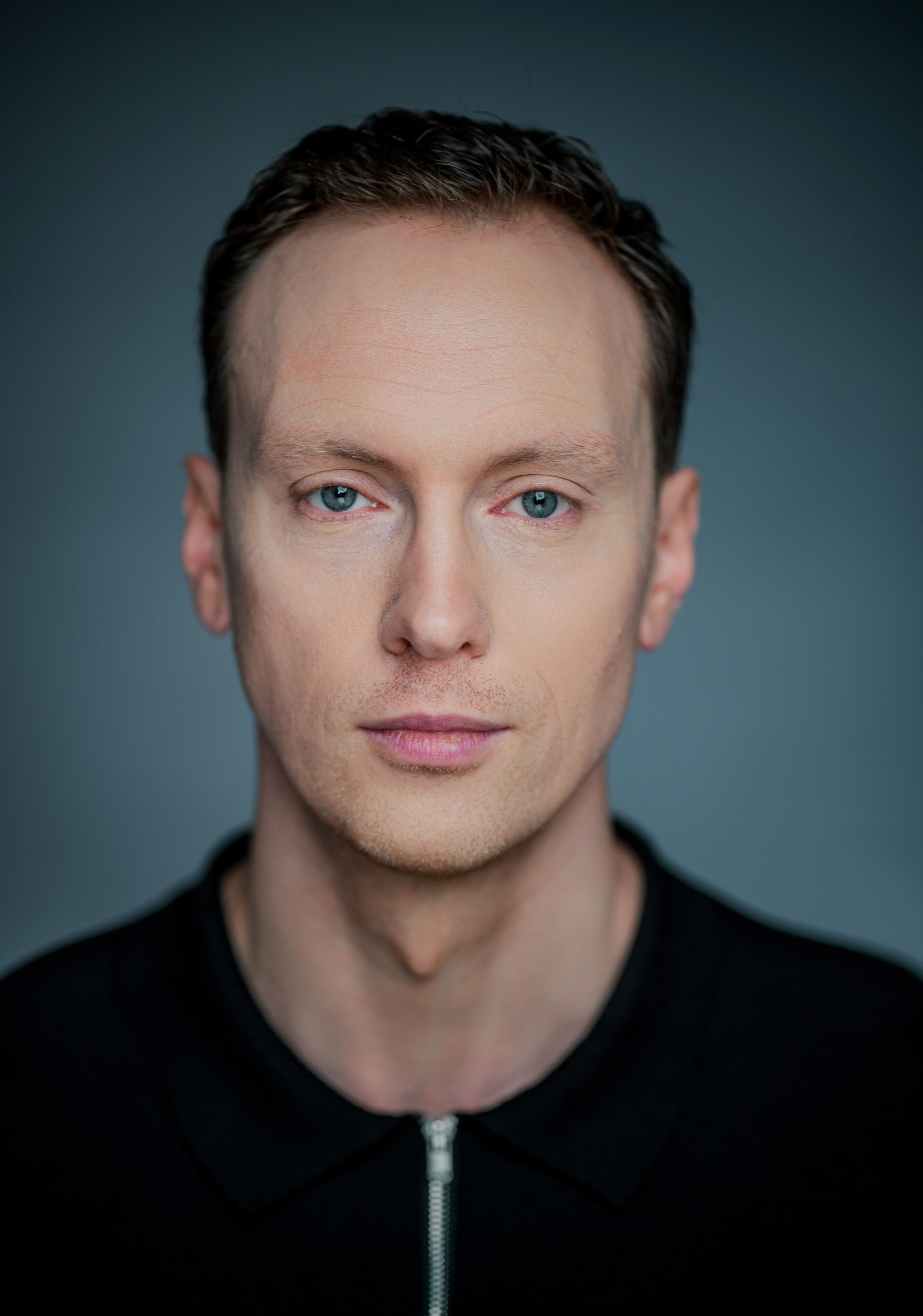 Актёр Игорь Коростылёв. Портретная съемка в Москве, студийный фотограф Игорь Фомин