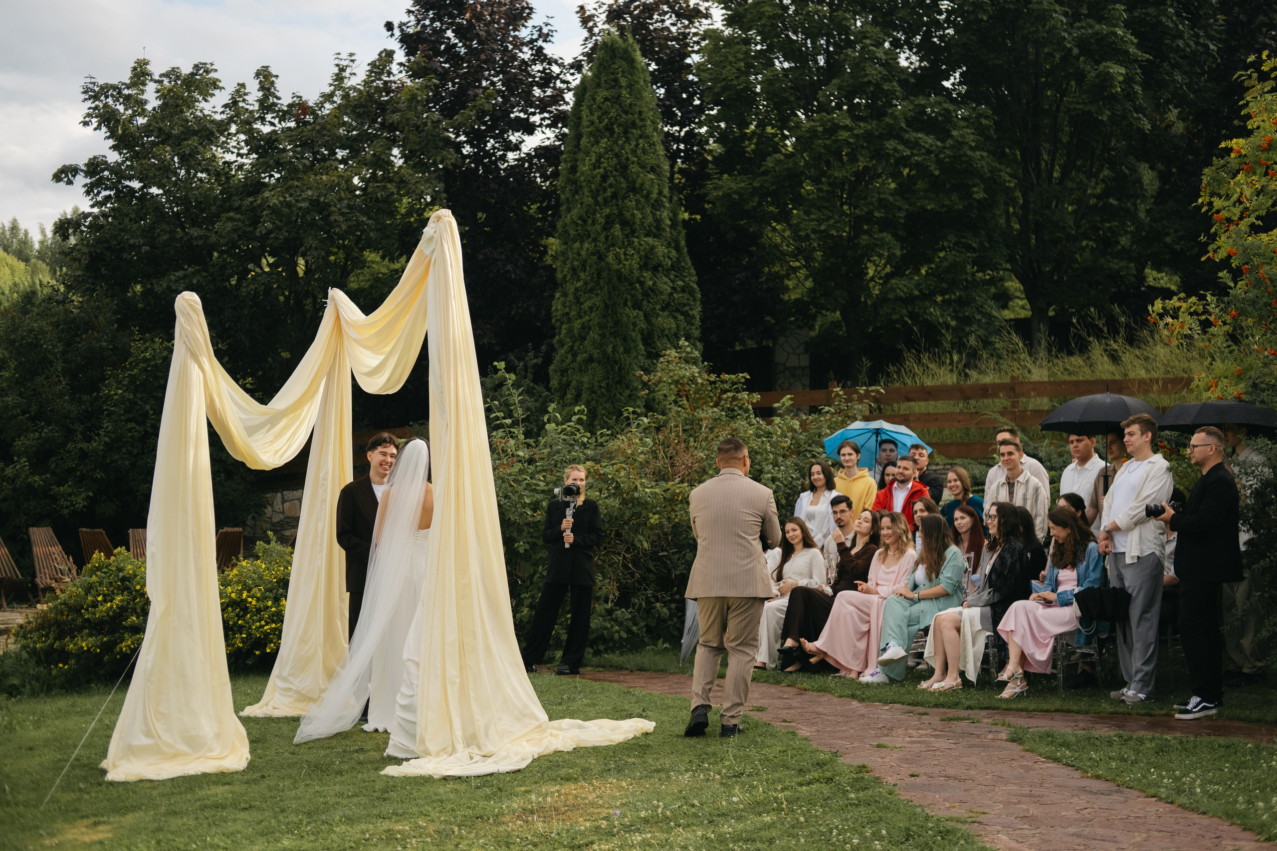 Молодые счастливые. Обо мне