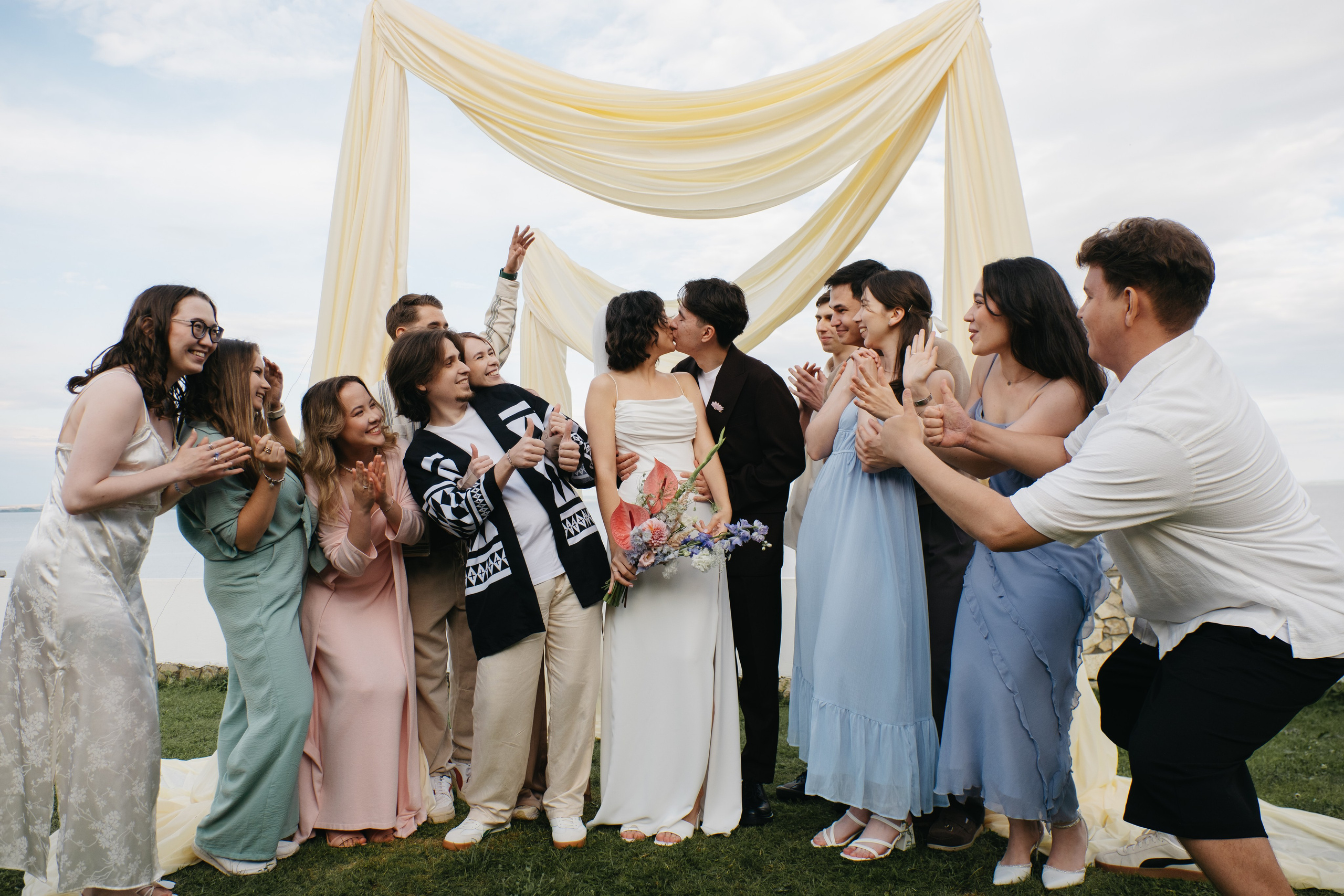 Молодые счастливые. Обо мне