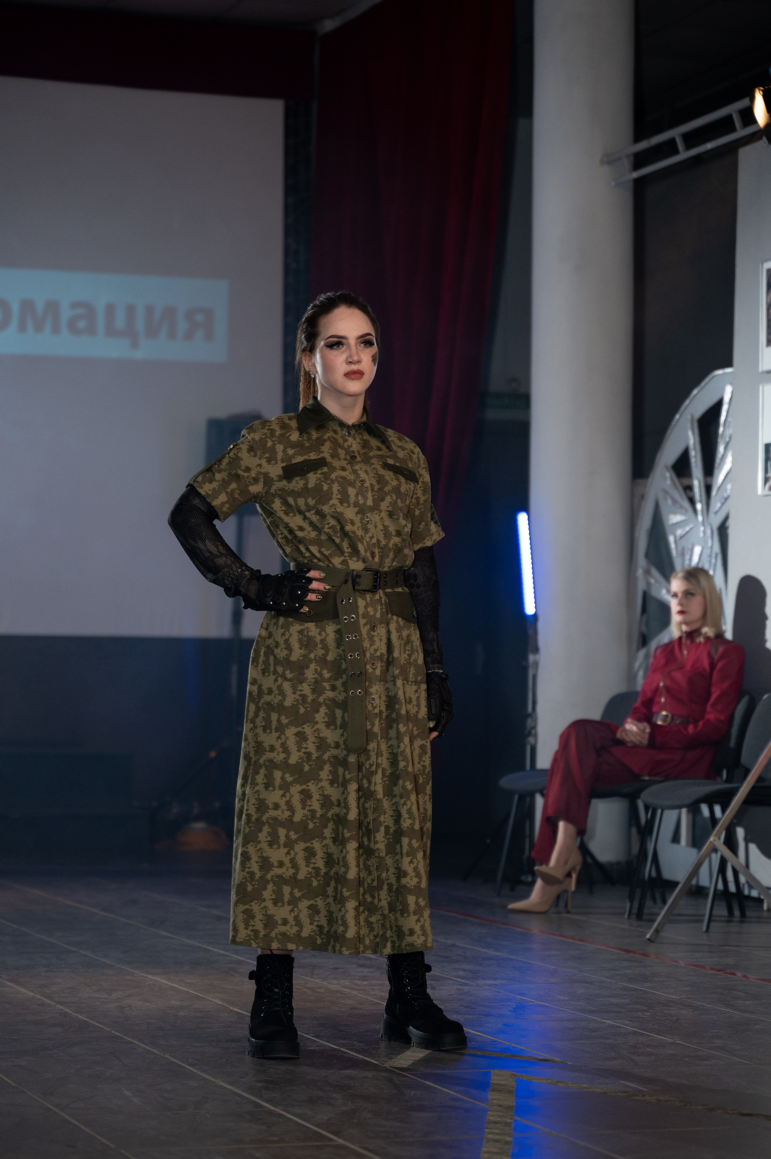 Закрытый показ милитари «Своя трансформация» дизайнера Юлии Бойченко | 24.04.2025. Фотограф в Омске Елизавета Кириллова