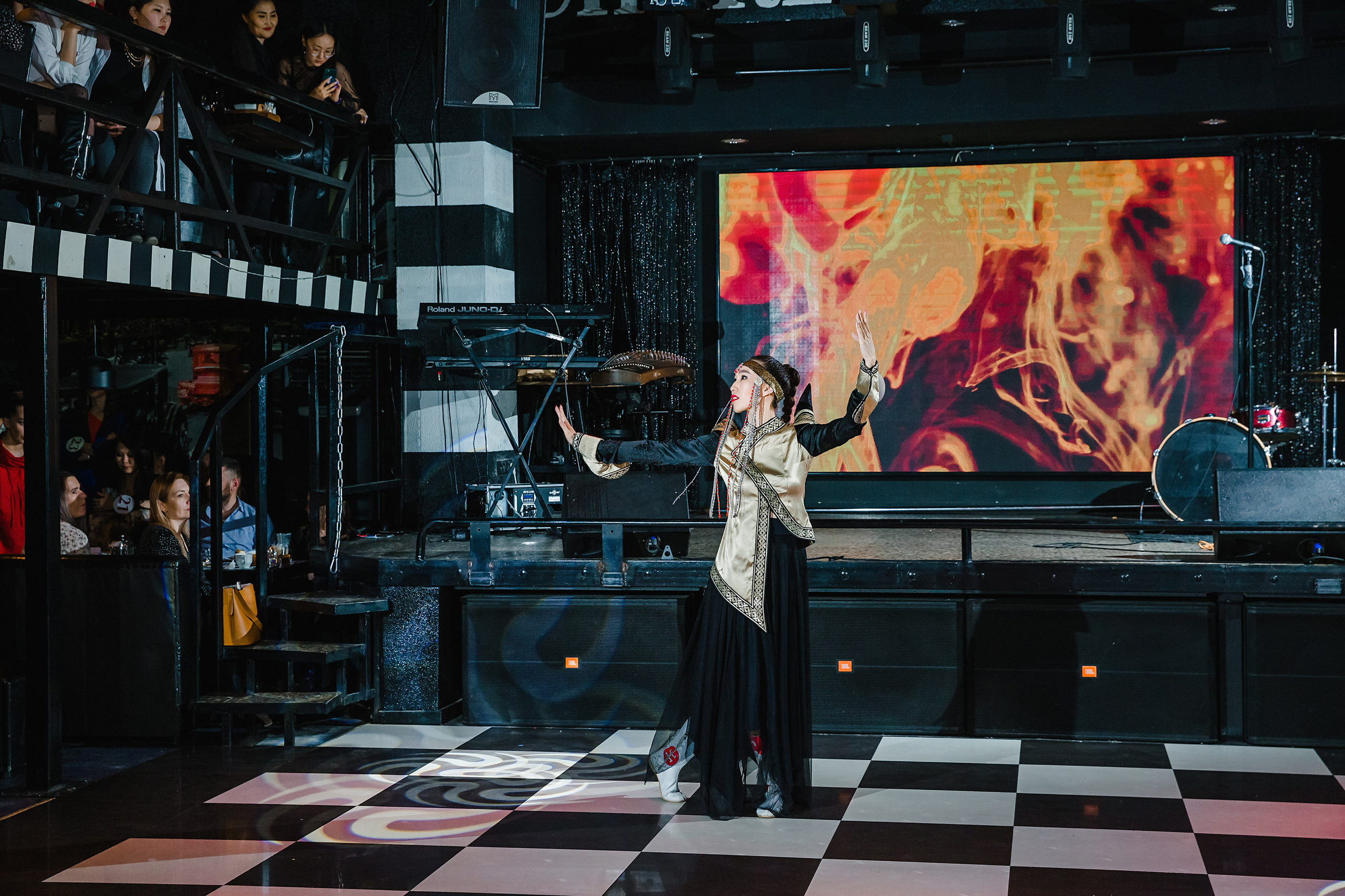 Шоу Талантов Миссис Бурятия. Фотограф и видеограф в Улан-Удэ: Аюна Габагуева и Артём Шаханов