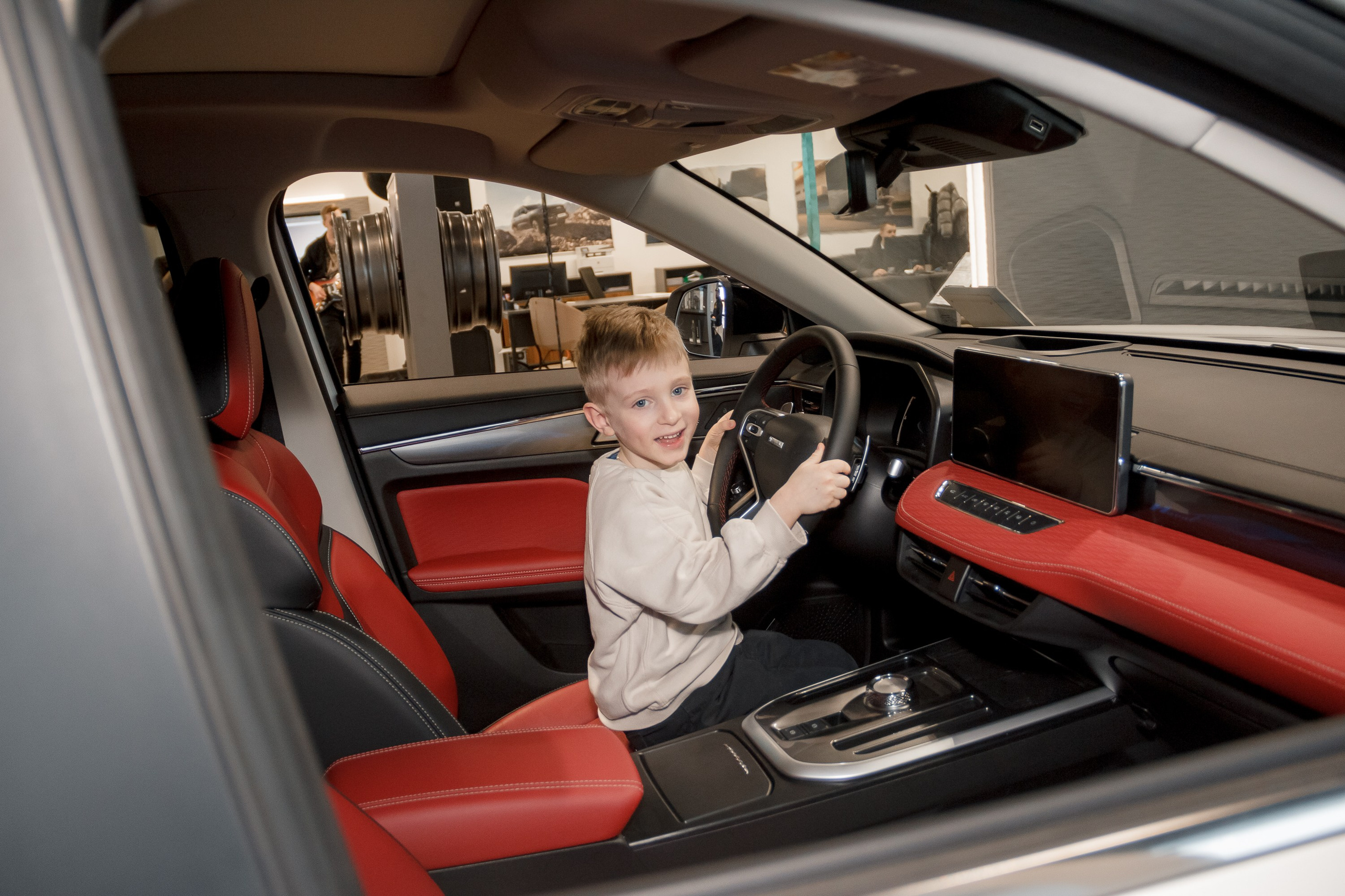 Съемка в автосалоне. Фотограф Великий Новгород Татьяна Чиглинцева