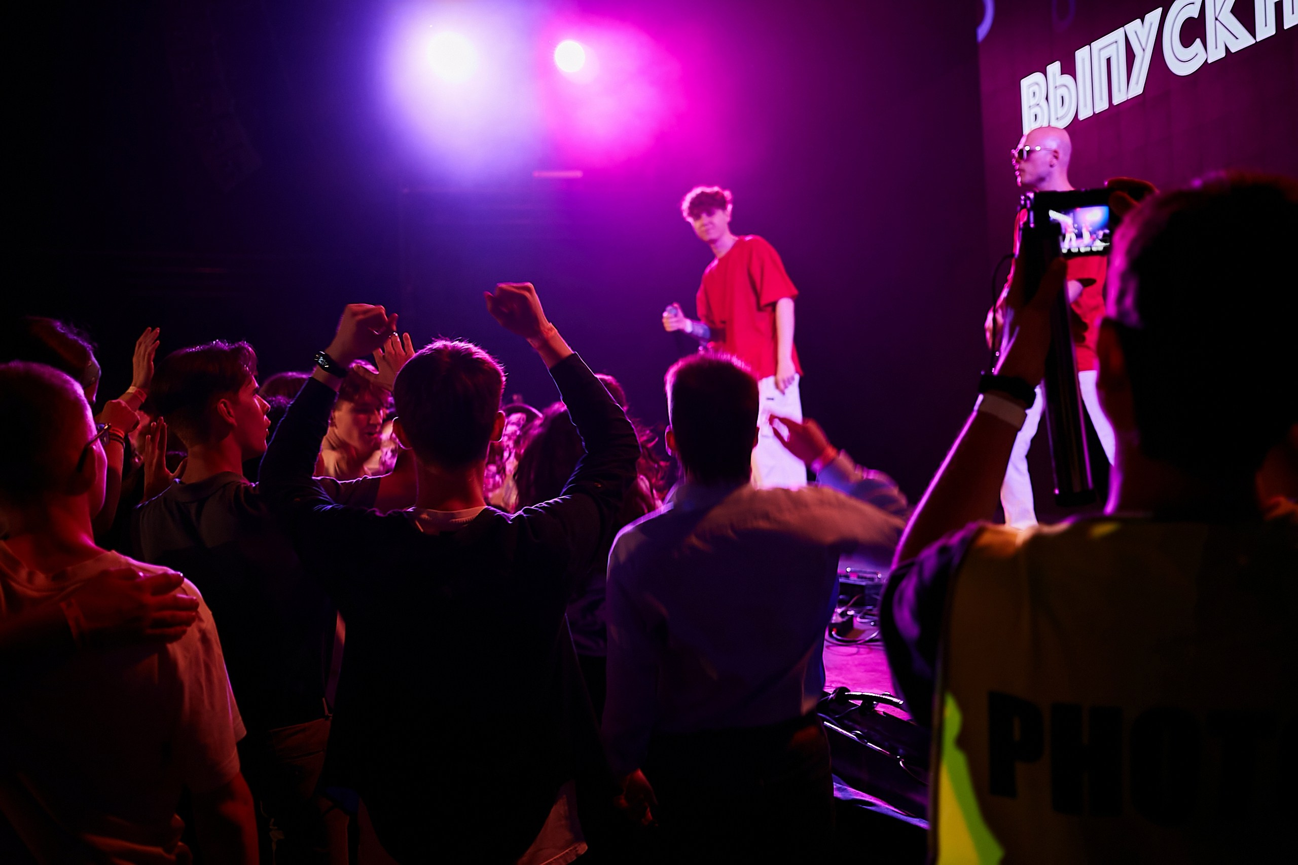 Выпускной 2024 концертный зал Академия ВТБ. Фотограф и Видеограф в Москве. Олег Корушев