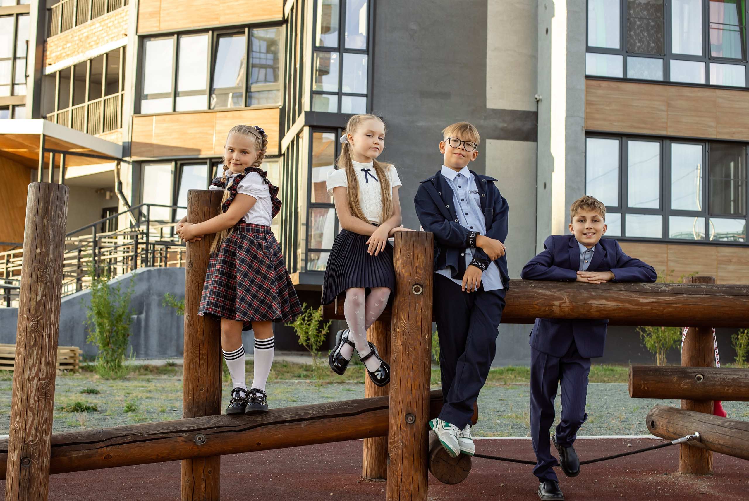 выпускные альбомы Чита, начальная школа Чита, выпускной альбом Чита, фотограф Чита, школьный фотограф Чита, выпускной Чита, 4 класс выпускной, школьный портрет, школьная фотосессия, выпускной альбом для 11 класса, выпускной альбом для 9 класса, выпускной альбом для 4 класса, выпускной альбом для детского сада, новогодняя фотосессия