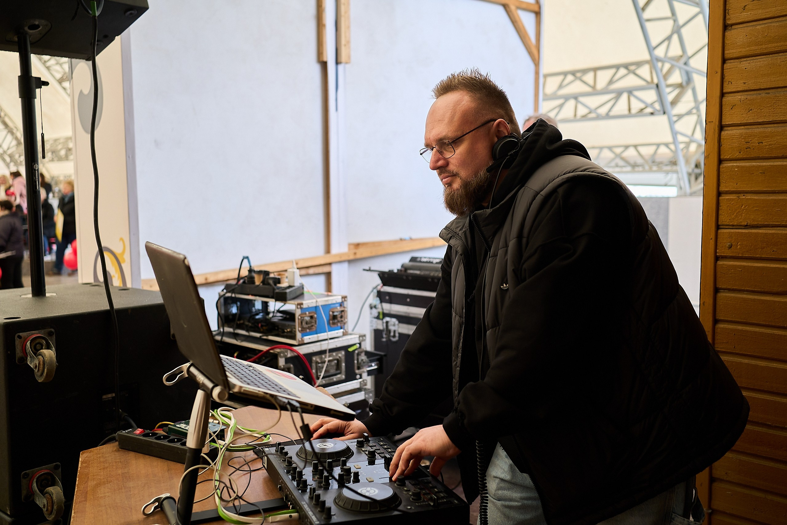 Субботник у Управления делами Мэра и Правительства Москвы. Фотограф и Видеограф в Москве. Олег Корушев