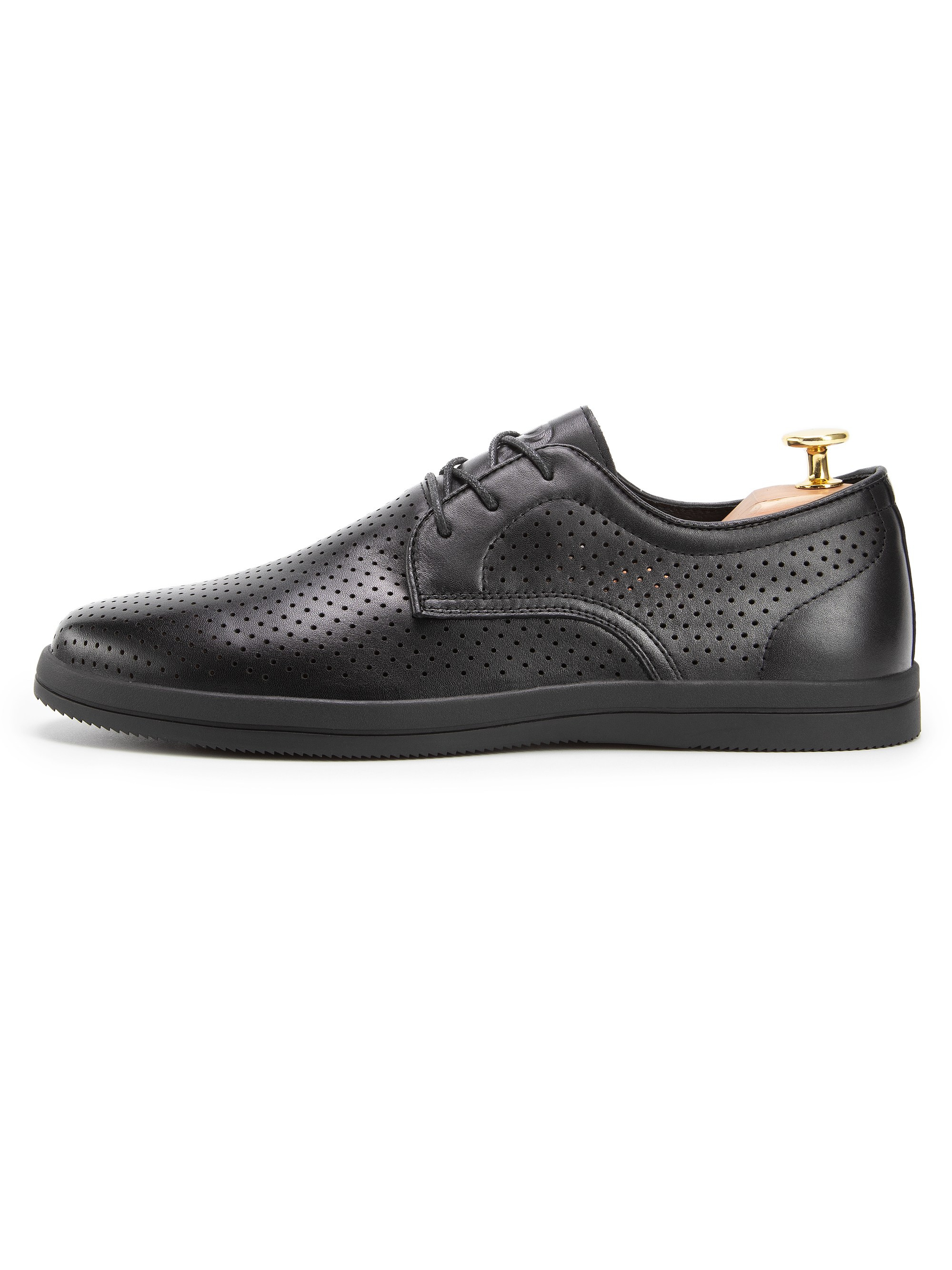 Каталожная фотография обуви. Фотограф в Москве Егор Гончаров