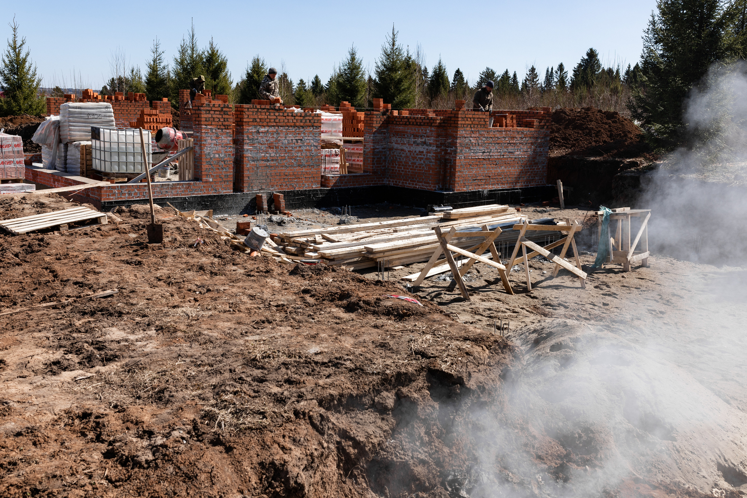 Коттеджный посёлок «Золотая рыбка». Съёмка строящейся недвижимости. Апрель 2022. Фотограф Пермь. Свадьбы. Семья и дети, школа, д. сад. Фотокниги