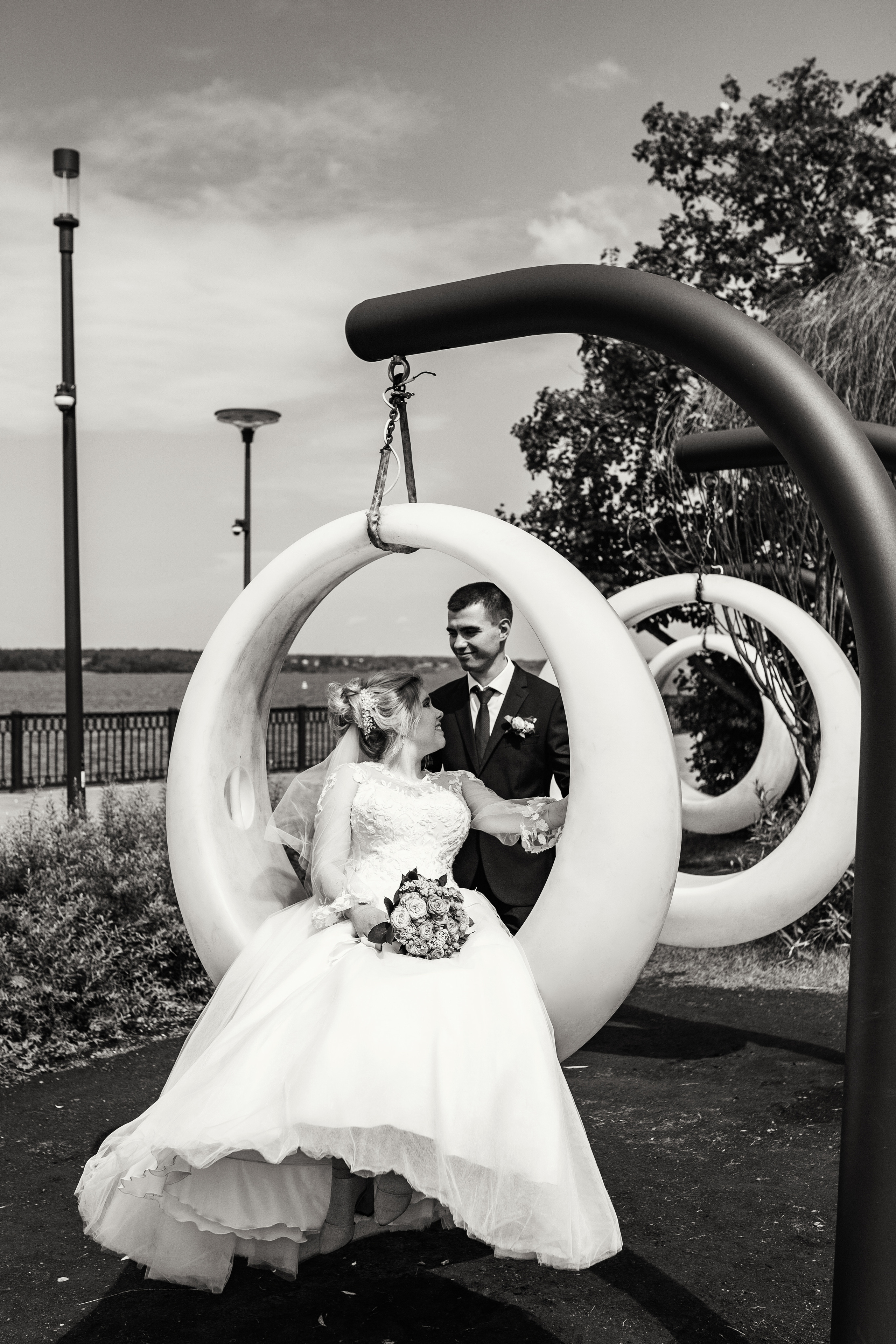 Свадебная прогулка Александра и Дарьи. Июль 2022. Фотограф Пермь. Свадьбы. Семья и дети, школа, д. сад. Фотокниги