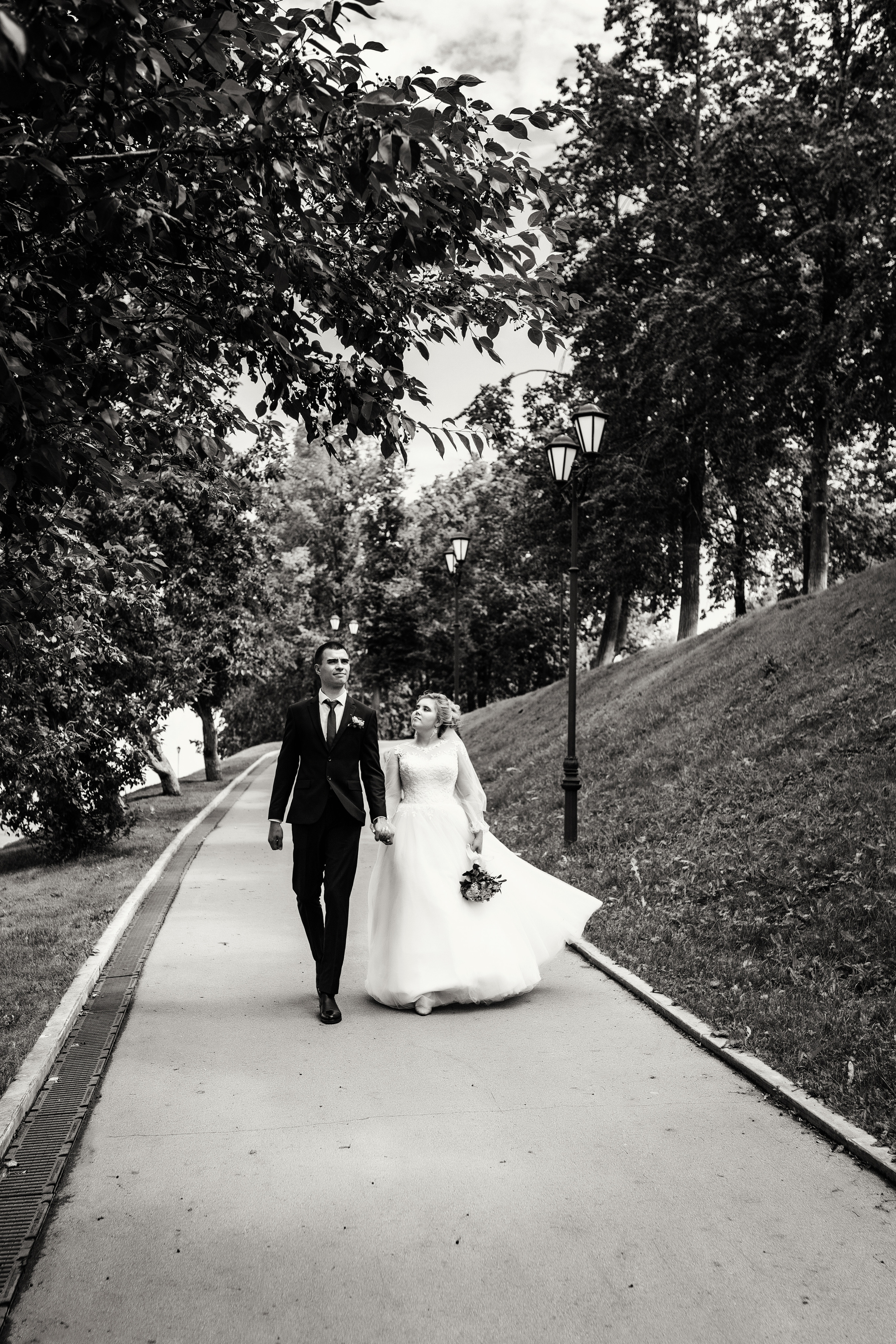 Свадебная прогулка Александра и Дарьи. Июль 2022. Фотограф Пермь. Свадьбы. Семья и дети, школа, д. сад. Фотокниги