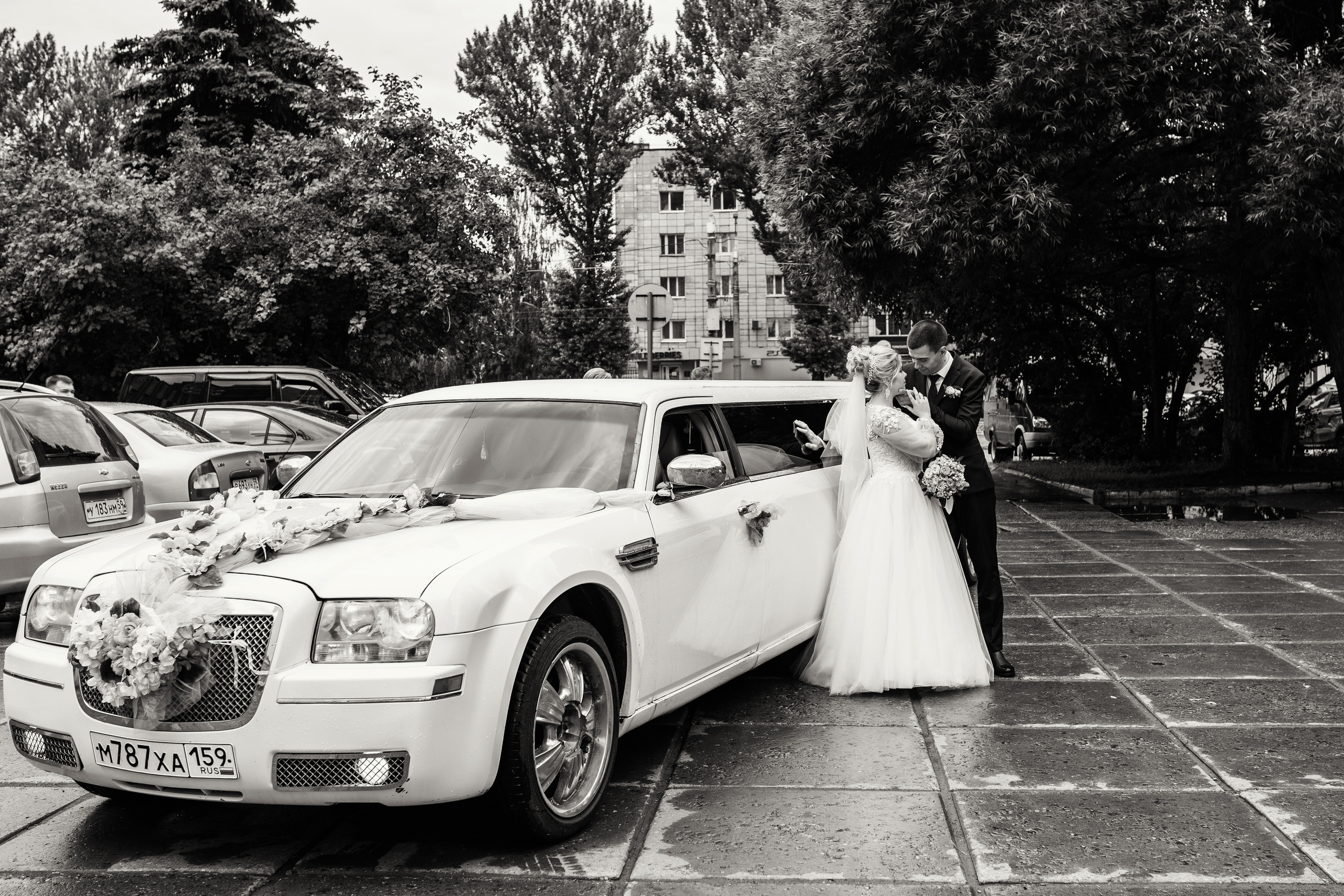 Свадебная прогулка Александра и Дарьи. Июль 2022. Фотограф Пермь. Свадьбы. Семья и дети, школа, д. сад. Фотокниги