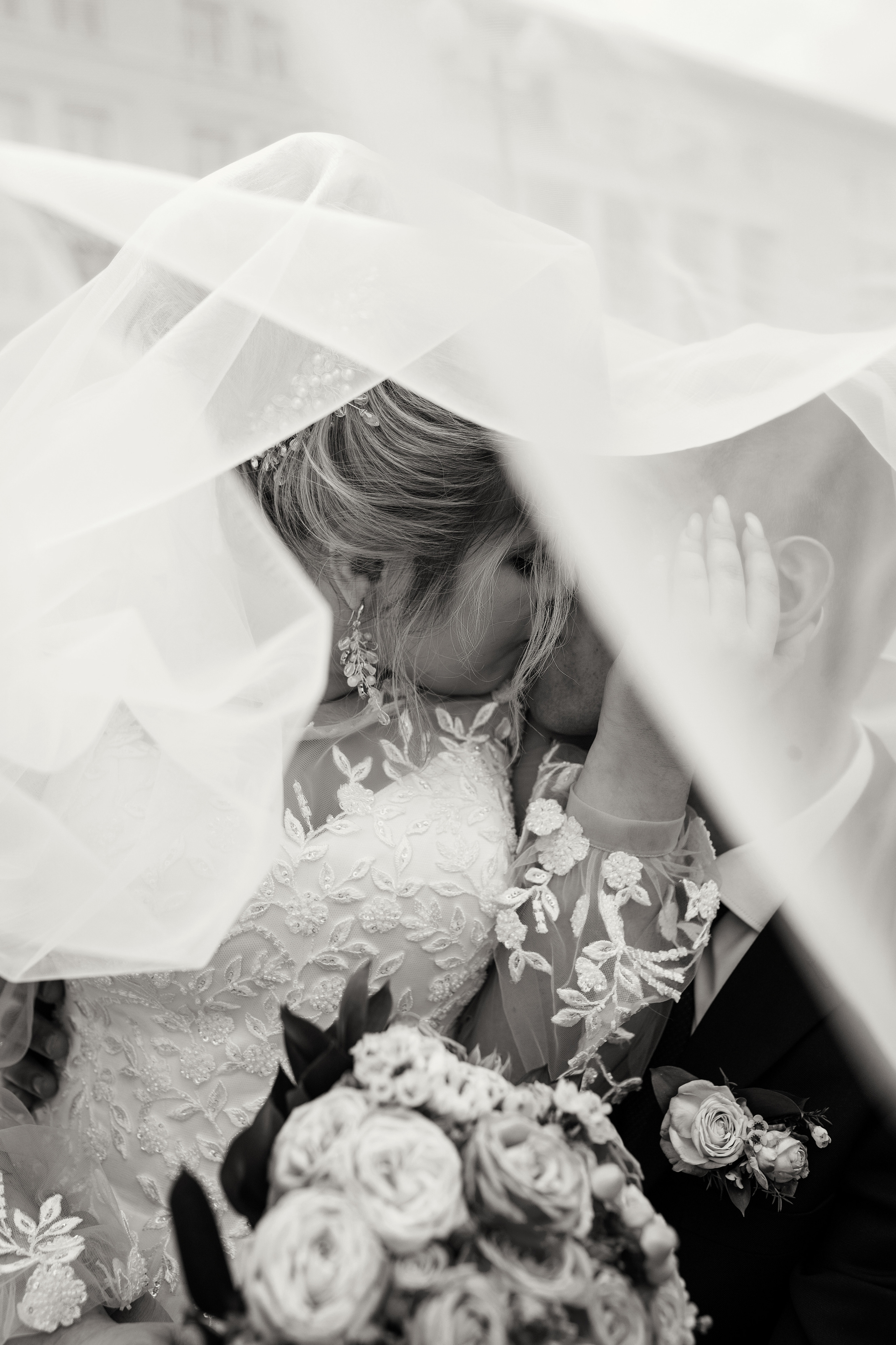 Свадебная прогулка Александра и Дарьи. Июль 2022. Фотограф Пермь. Свадьбы. Семья и дети, школа, д. сад. Фотокниги