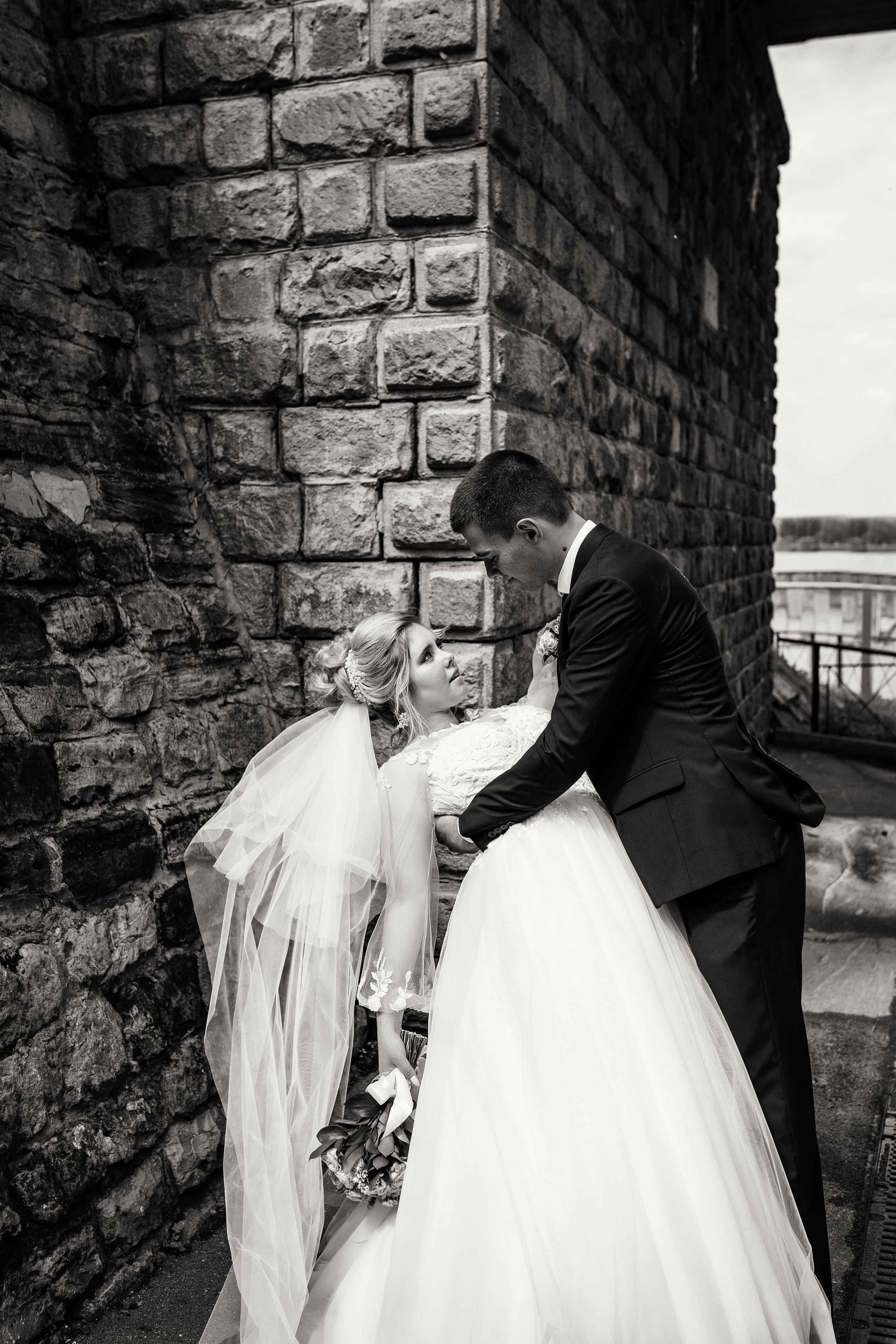 Свадебная прогулка Александра и Дарьи. Июль 2022. Фотограф Пермь. Свадьбы. Семья и дети, школа, д. сад. Фотокниги