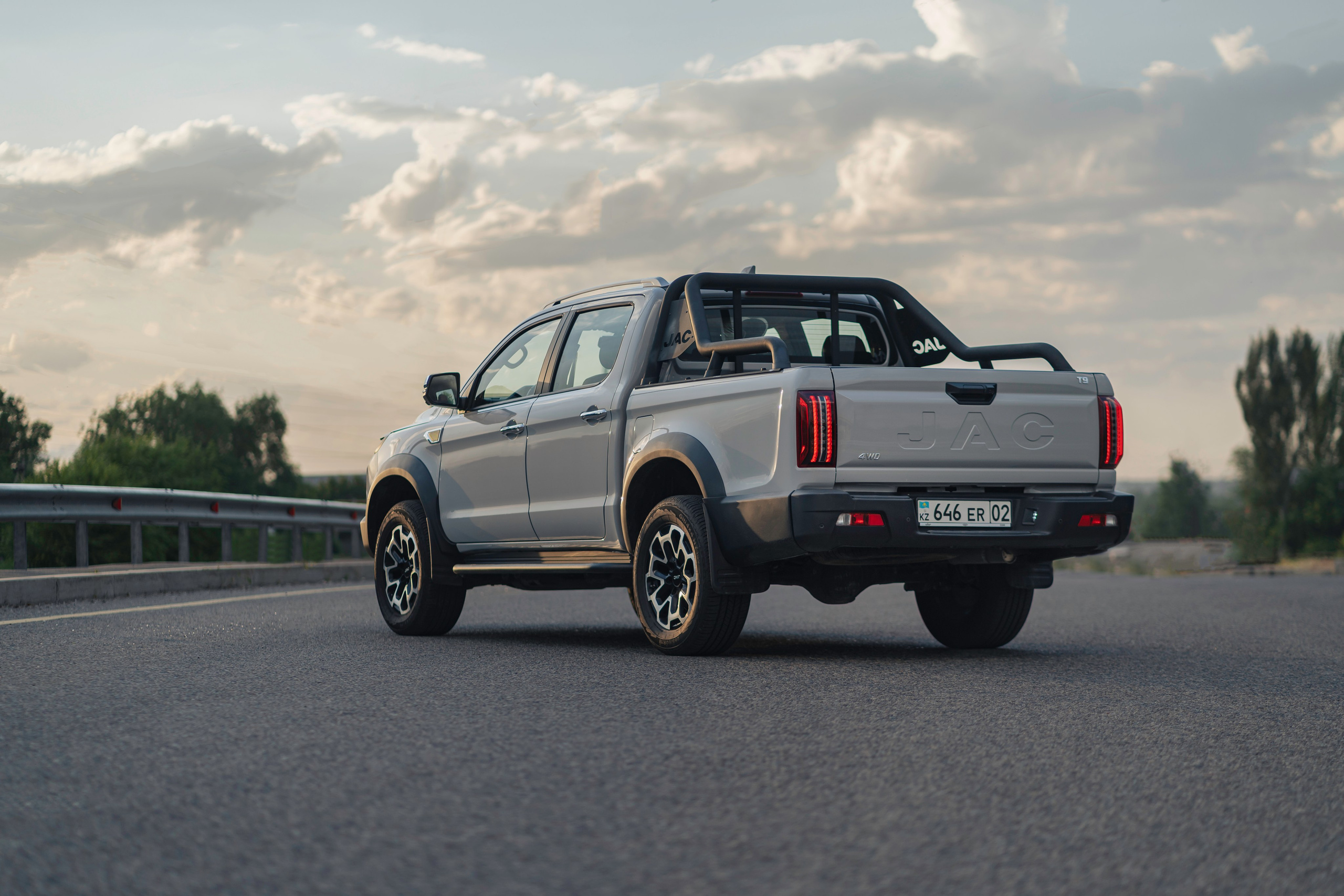 JAC T8 Pro. Чен Станислав | Автомобильный фотограф | Алматы, Казахстан