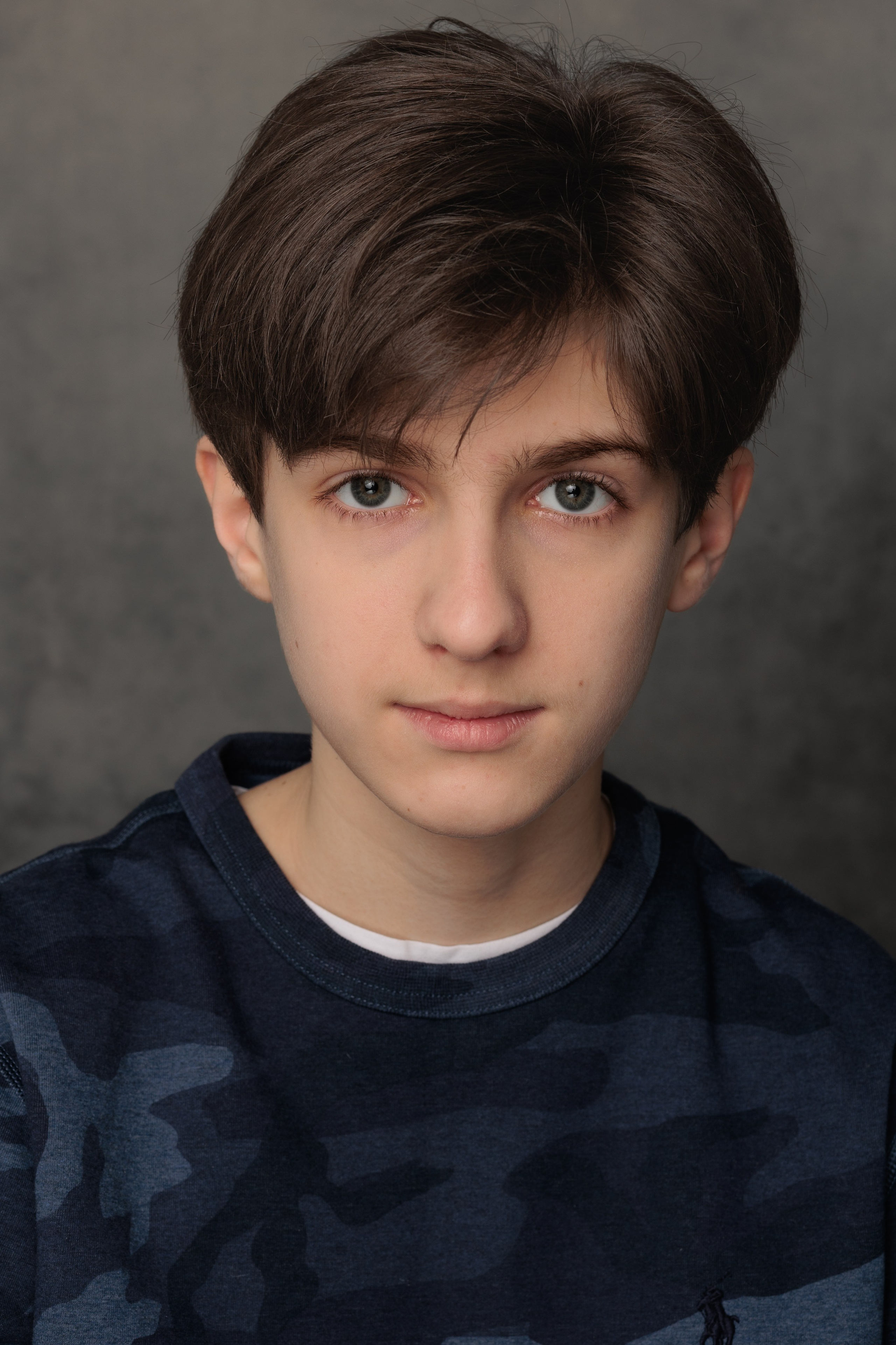 АРТЕМ. Я фотограф из Москвы к Вашим услугам