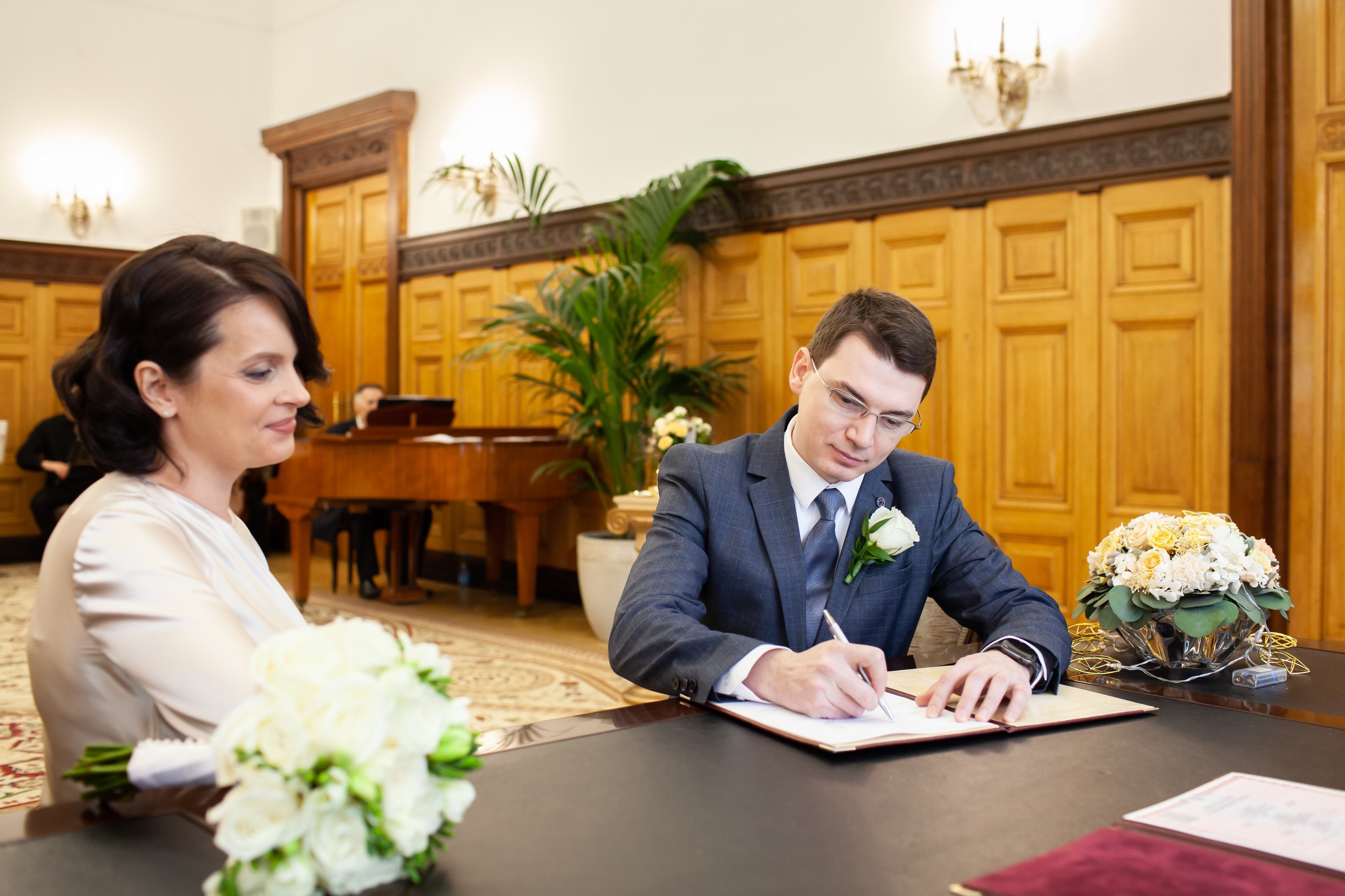 Съемка регистрации в Грибоедовском ЗАГСе. Фотографы в Москве Светлана Устинова и Сергей Грачев