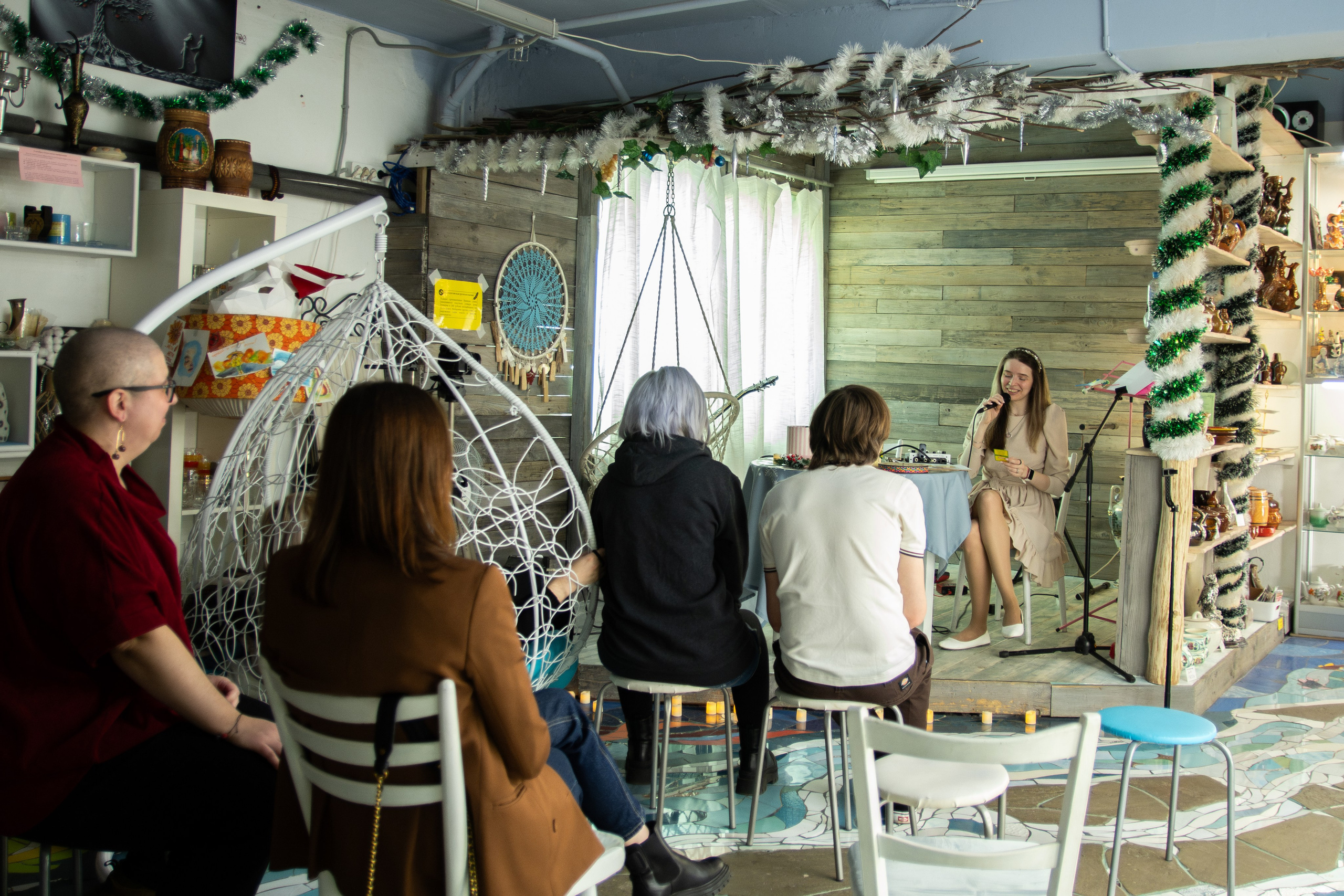 Музыкально-поэтический перфоманс на некорпоративе «Мы больше этой суеты». Репортажный фотограф в Москве Legiodot