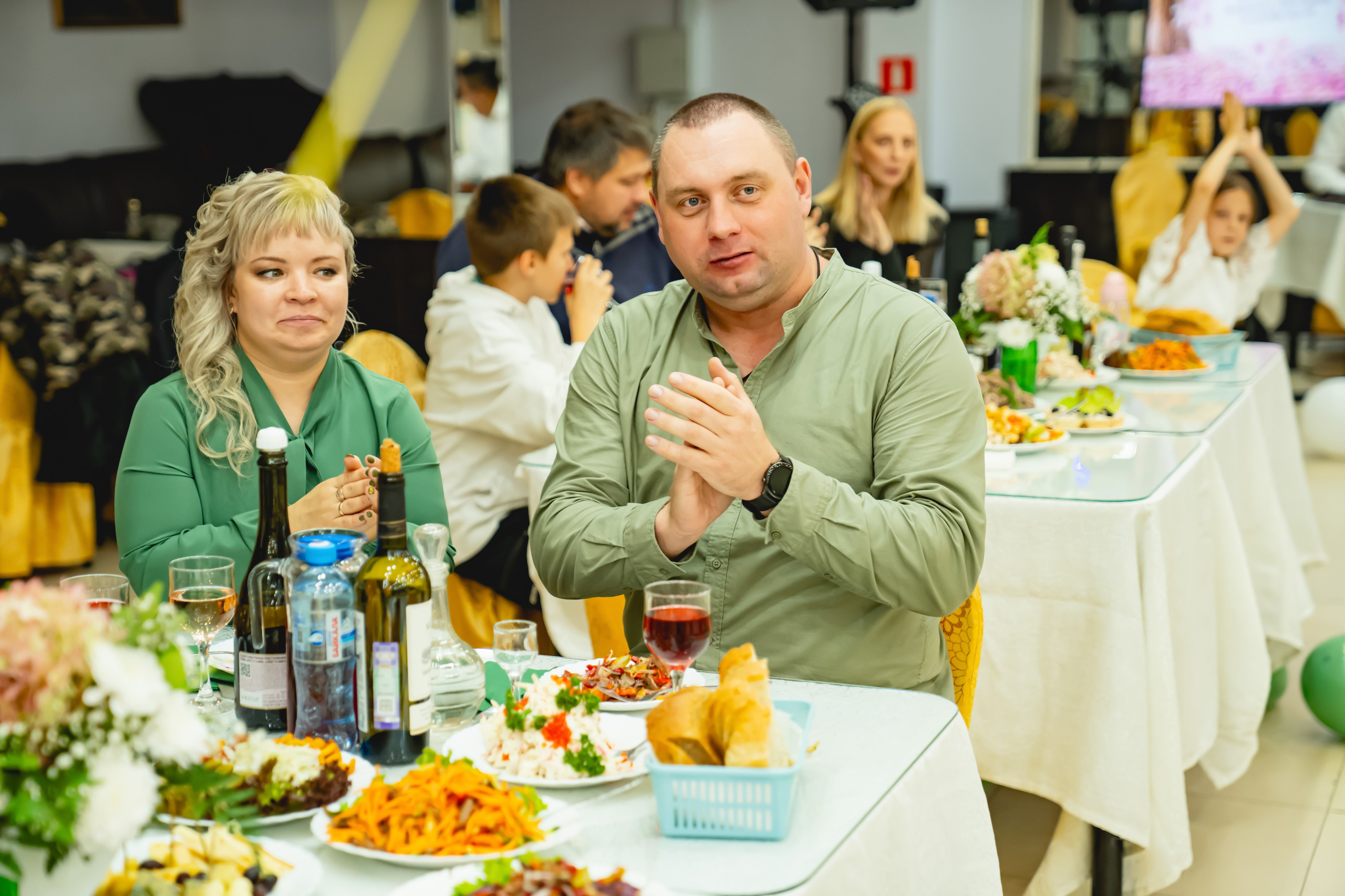 Осенняя Свадьба 2024. Занимаюсь профессиональной фотографией и живу рядом с Байкалом. Работаю в разных жанрах